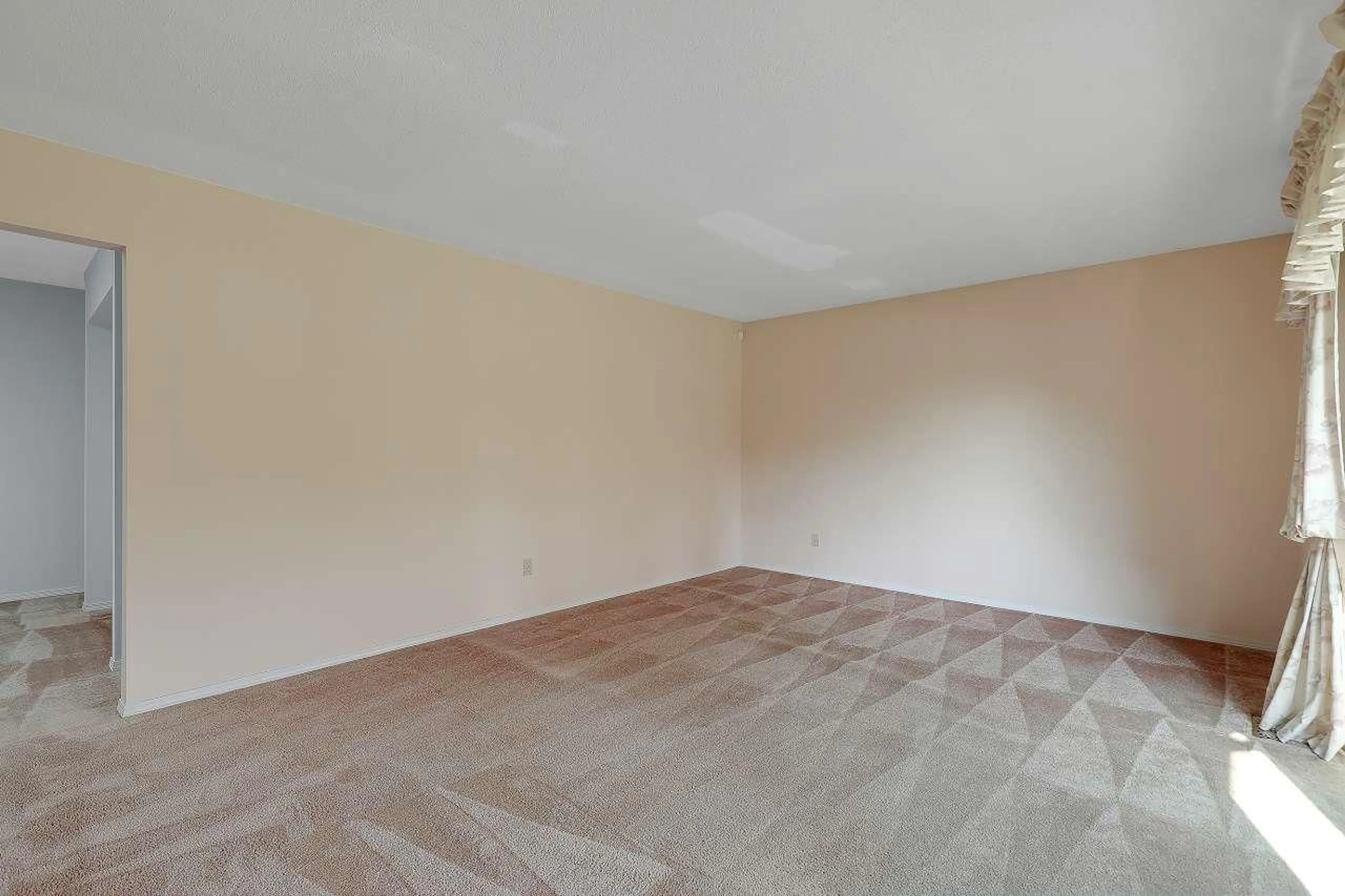 A pic of a room for 15367 85, Surrey British Columbia V3S2P5