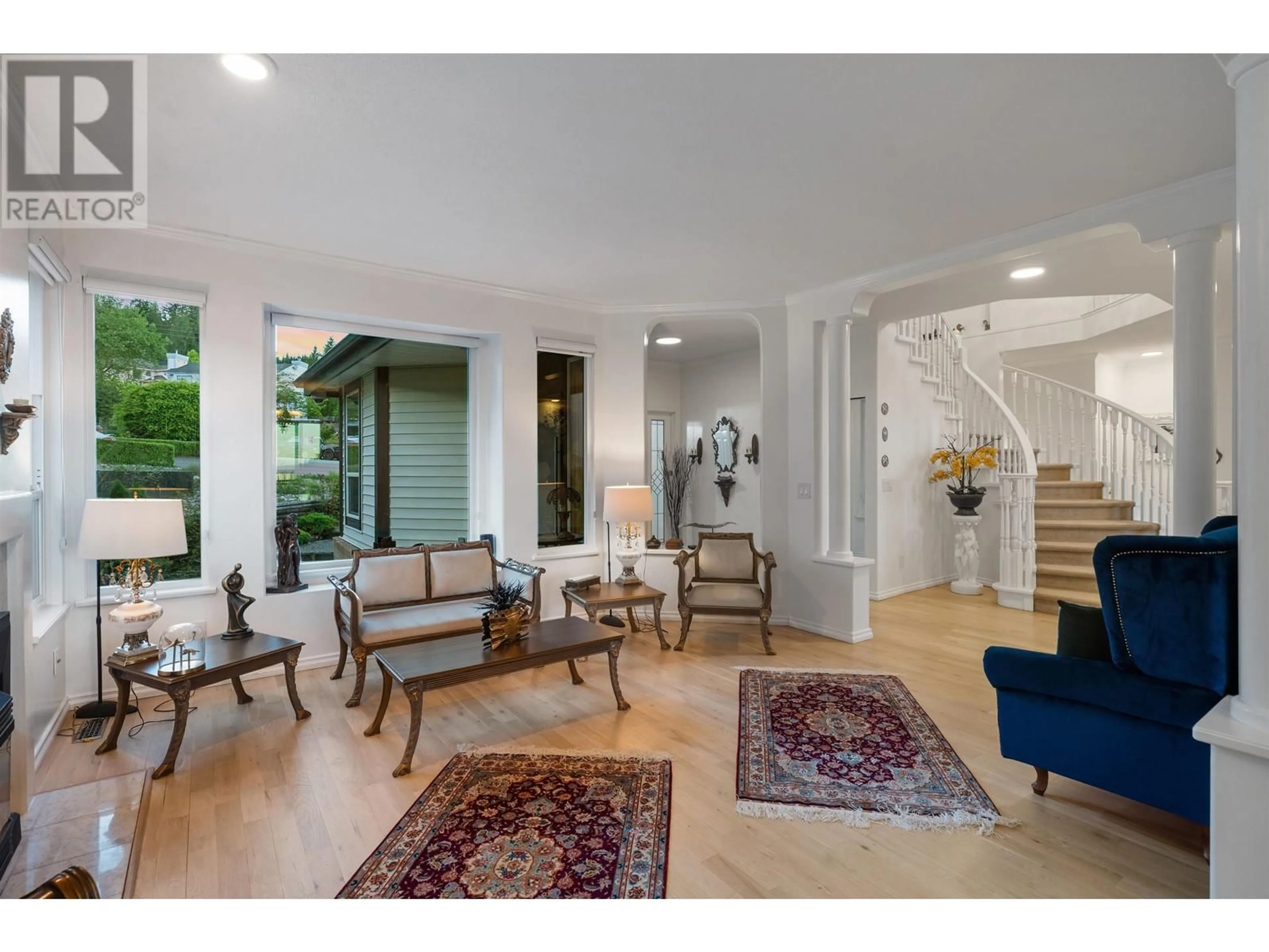 Indoor foyer for 2932 CLIFFROSE CRESCENT, Coquitlam British Columbia V3E2T2