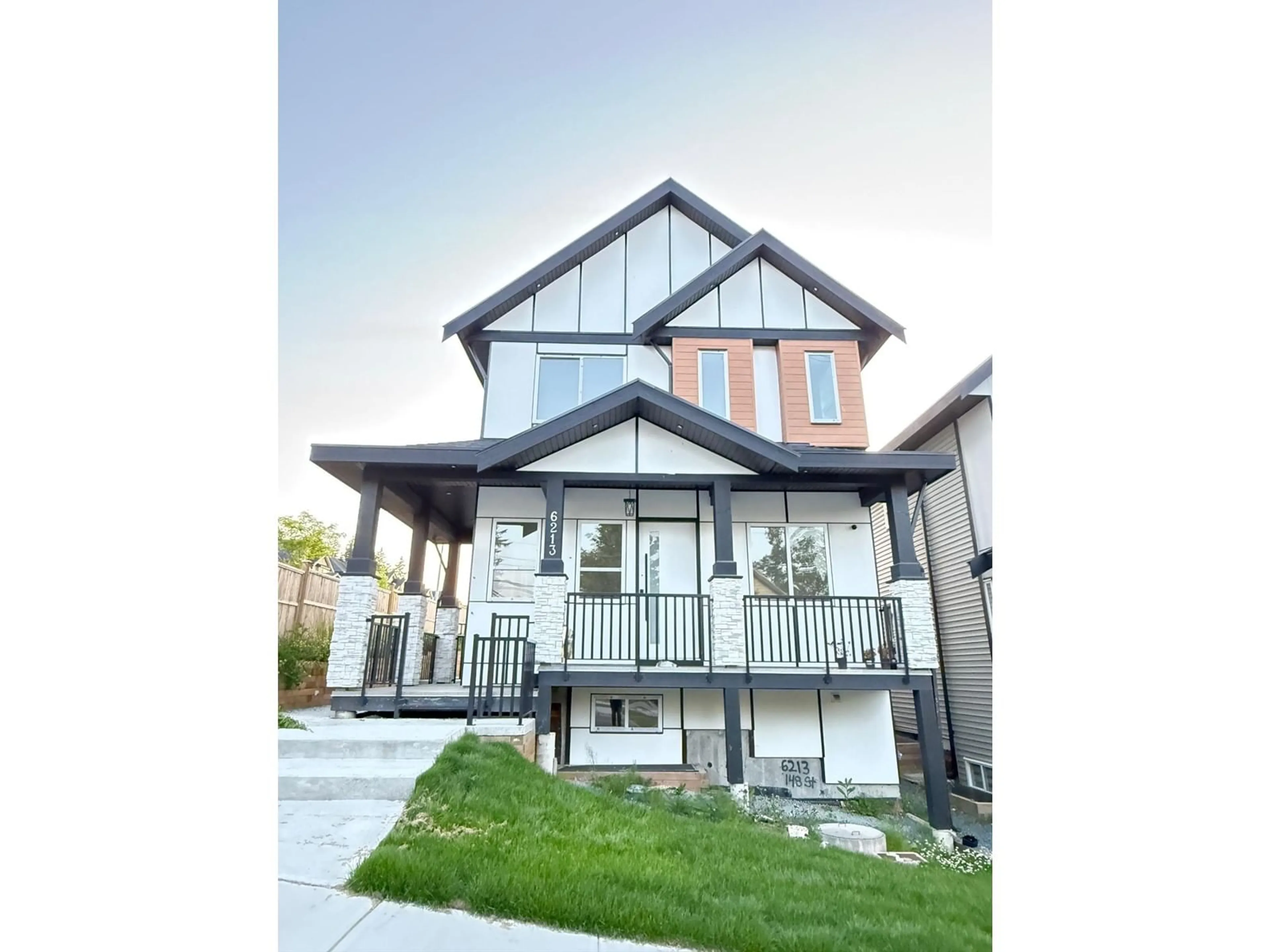 Home with vinyl exterior material, unknown for 6213 148, Surrey British Columbia V3S2L1