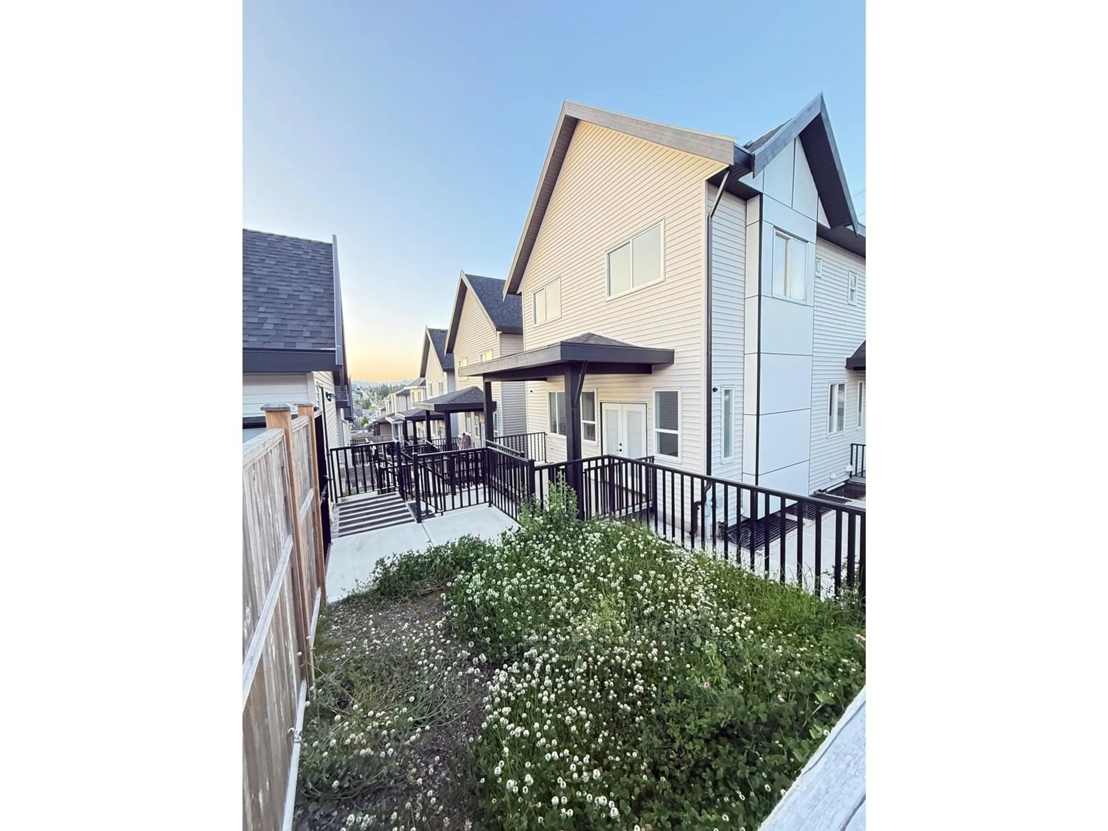 A pic from outside/outdoor area/front of a property/back of a property/a pic from drone, street for 6213 148, Surrey British Columbia V3S2L1