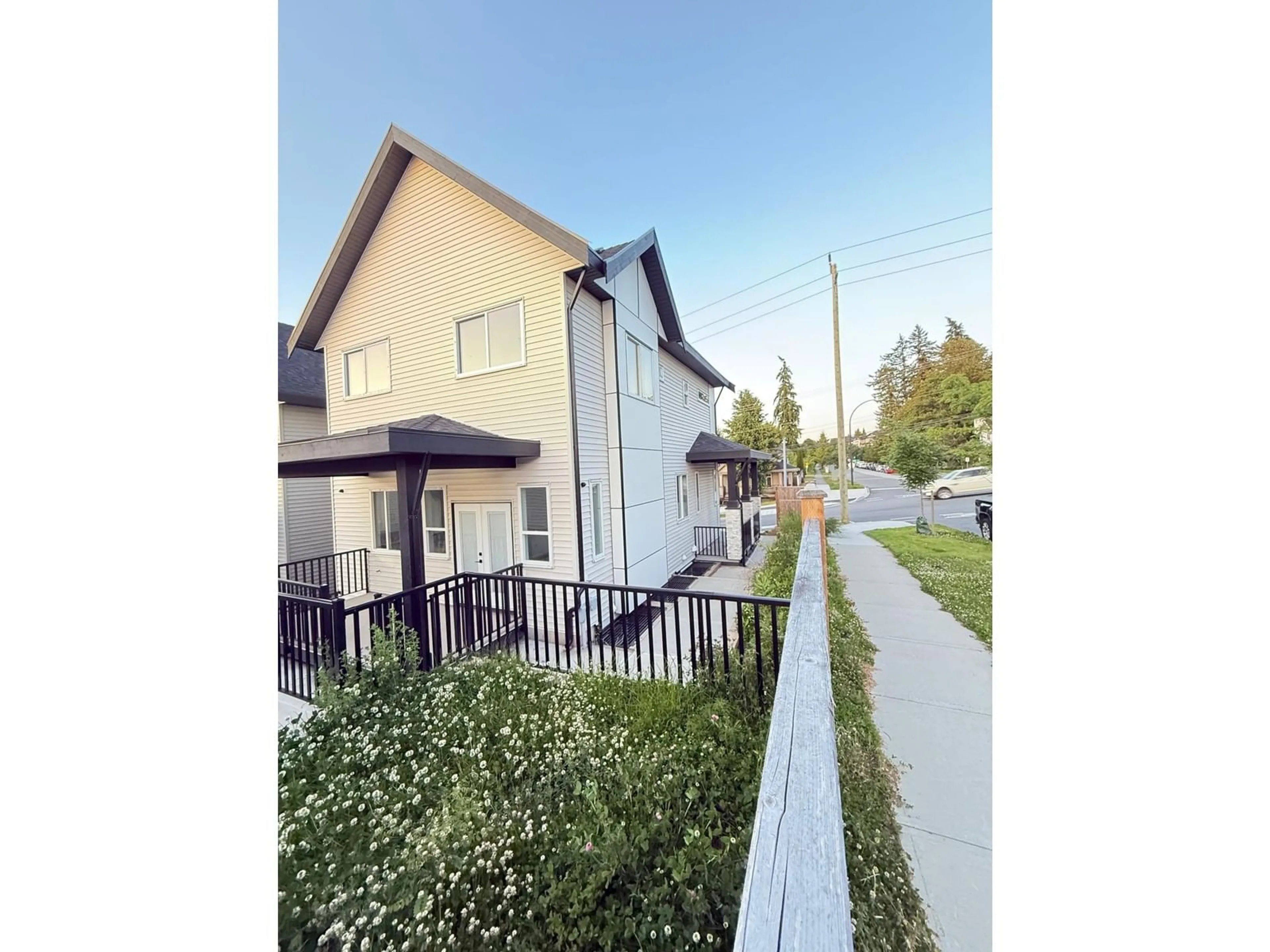 A pic from outside/outdoor area/front of a property/back of a property/a pic from drone, street for 6213 148, Surrey British Columbia V3S2L1