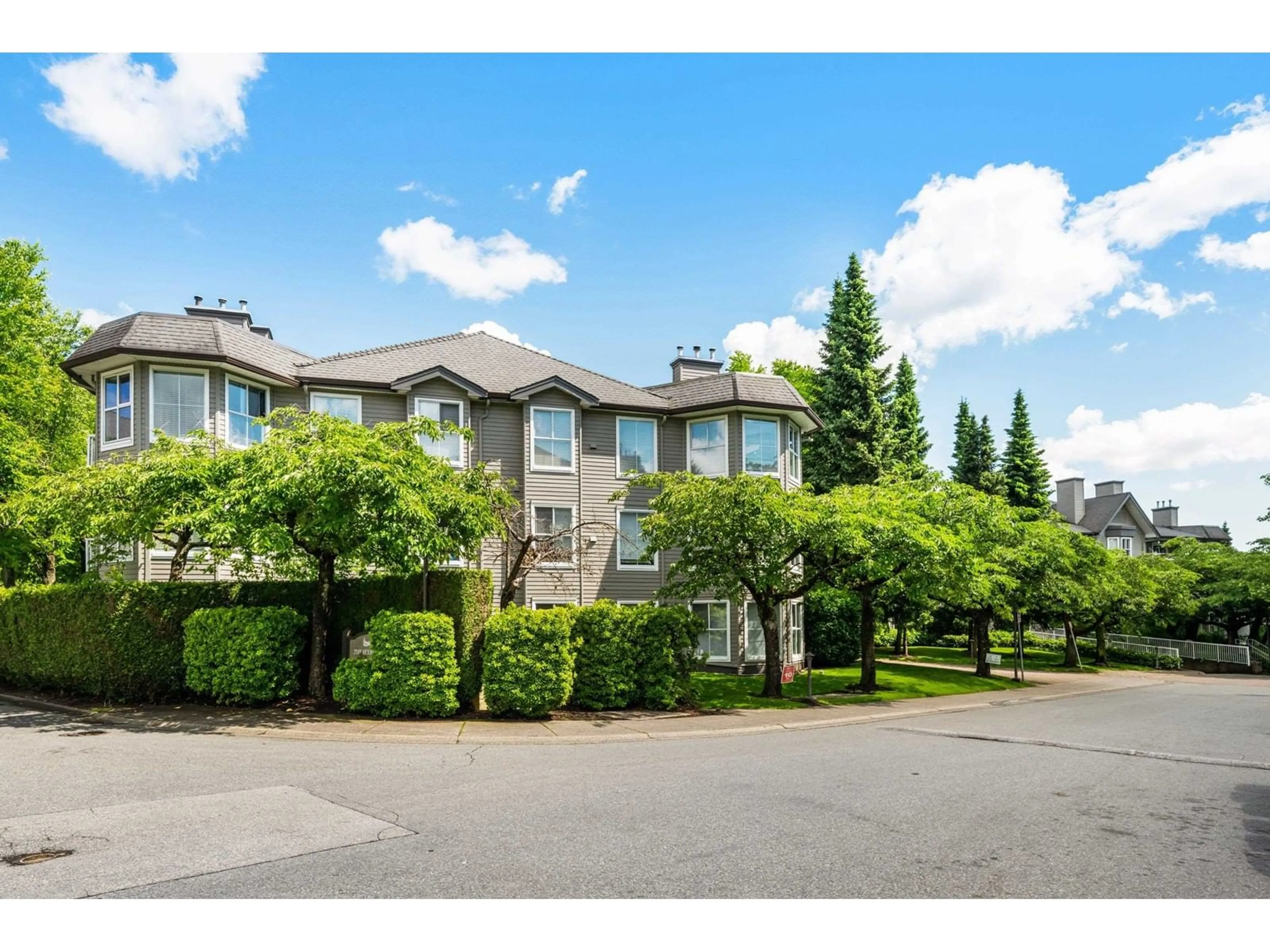 A pic from outside/outdoor area/front of a property/back of a property/a pic from drone, mountain view for 318 - 15150 108, Surrey British Columbia V3R0V1