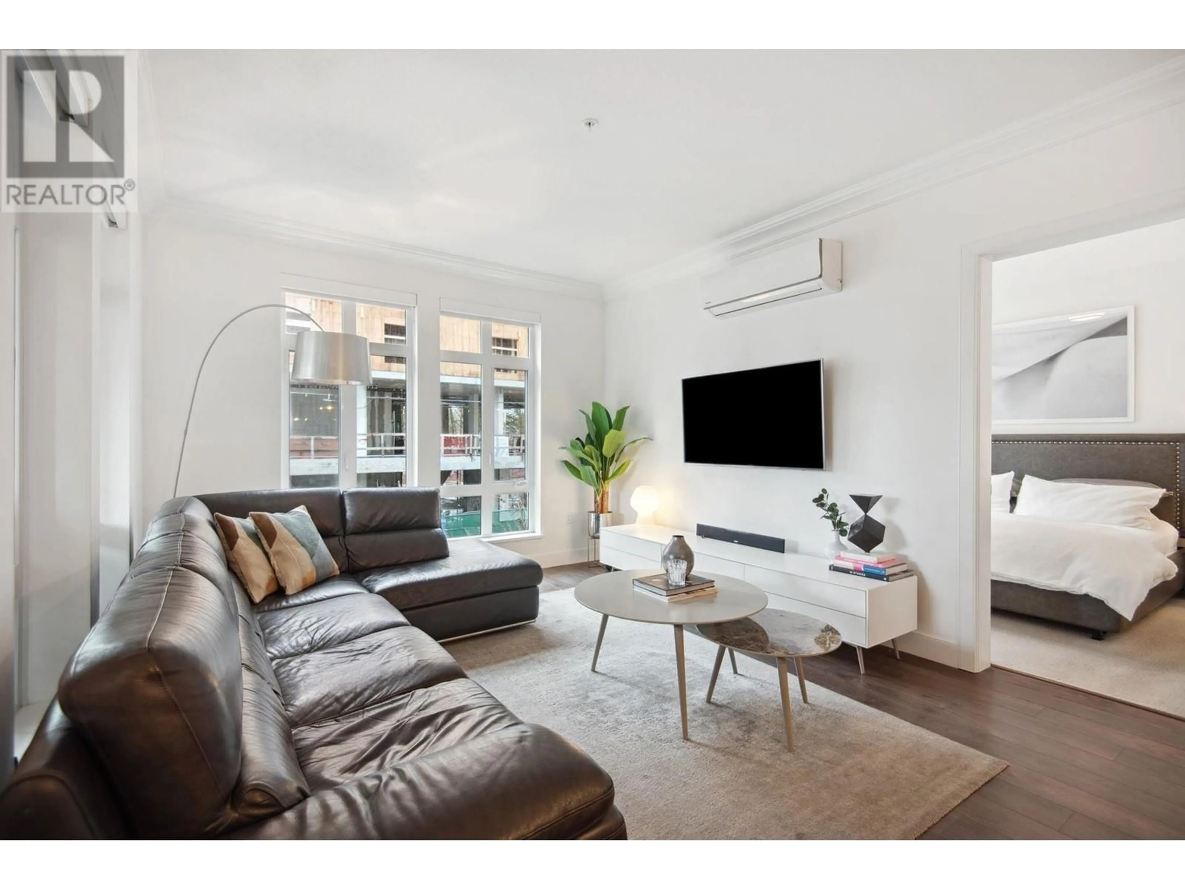 Living room with furniture, unknown for 208 - 168 35TH AVENUE, Vancouver British Columbia V5W1A6