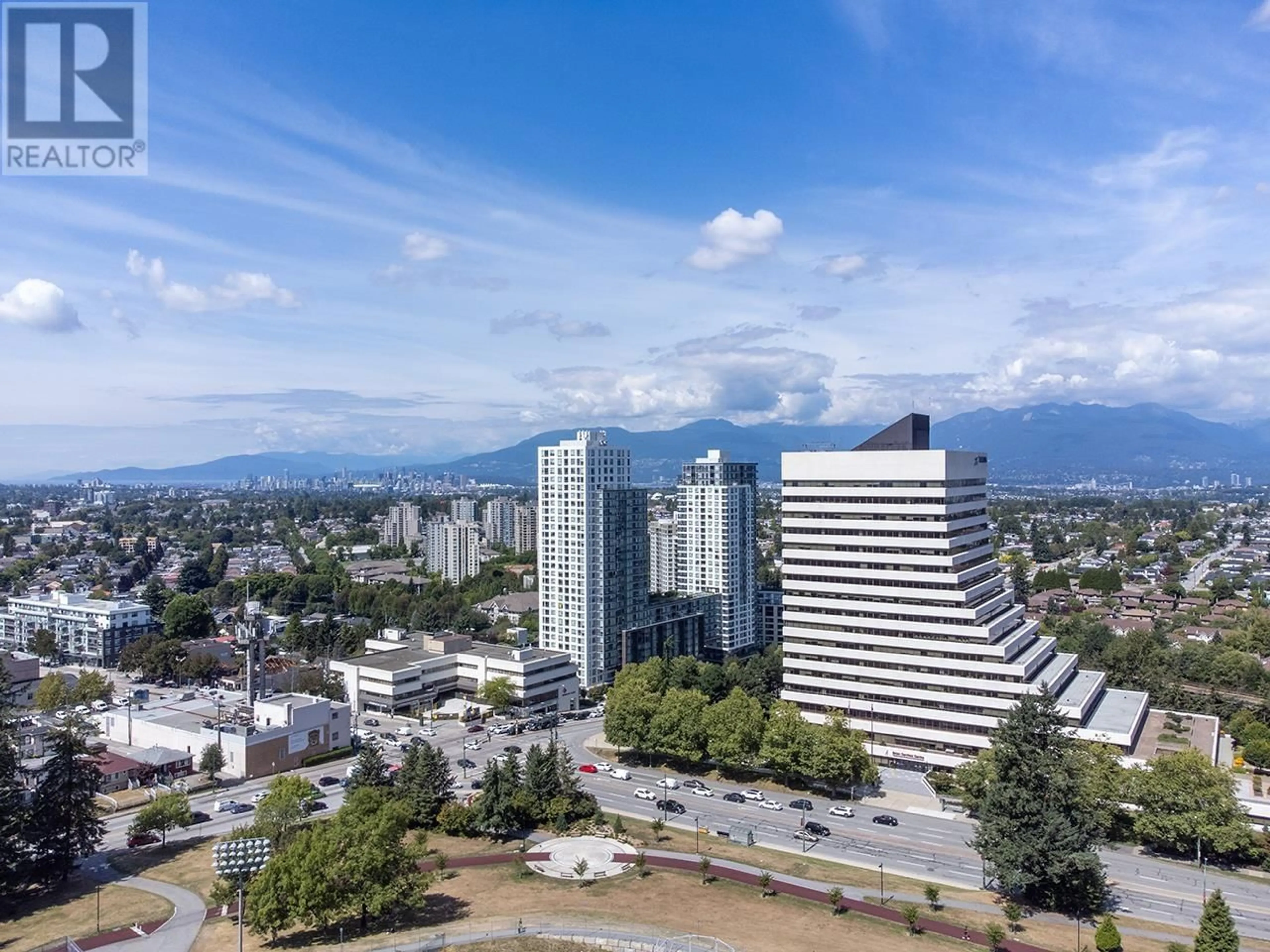 A pic from outside/outdoor area/front of a property/back of a property/a pic from drone, city buildings view from balcony for 2606 - 5665 BOUNDARY ROAD, Vancouver British Columbia V5R0E4