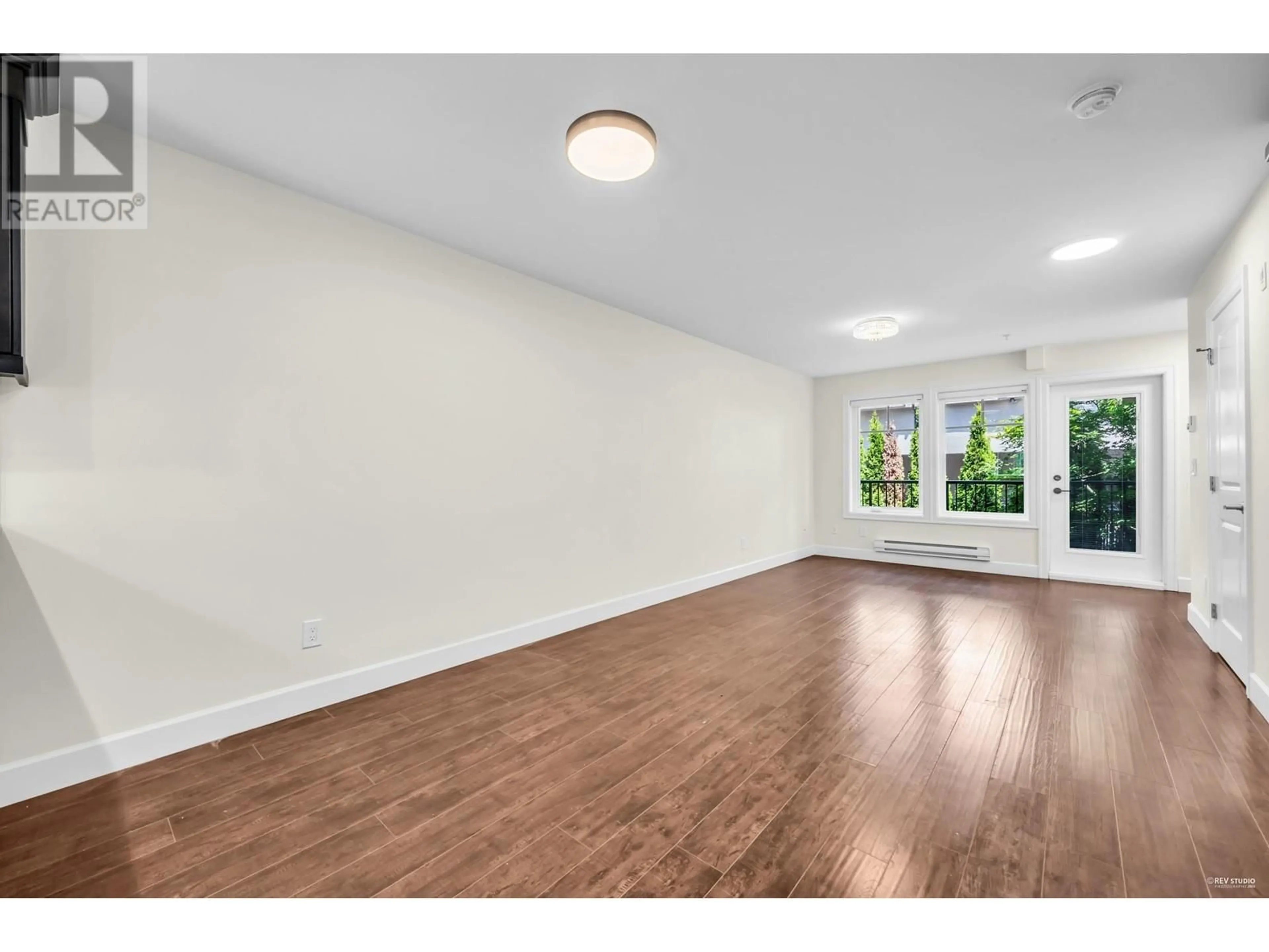A pic of a room for 201 - 423 8TH STREET, New Westminster British Columbia V3M3R5
