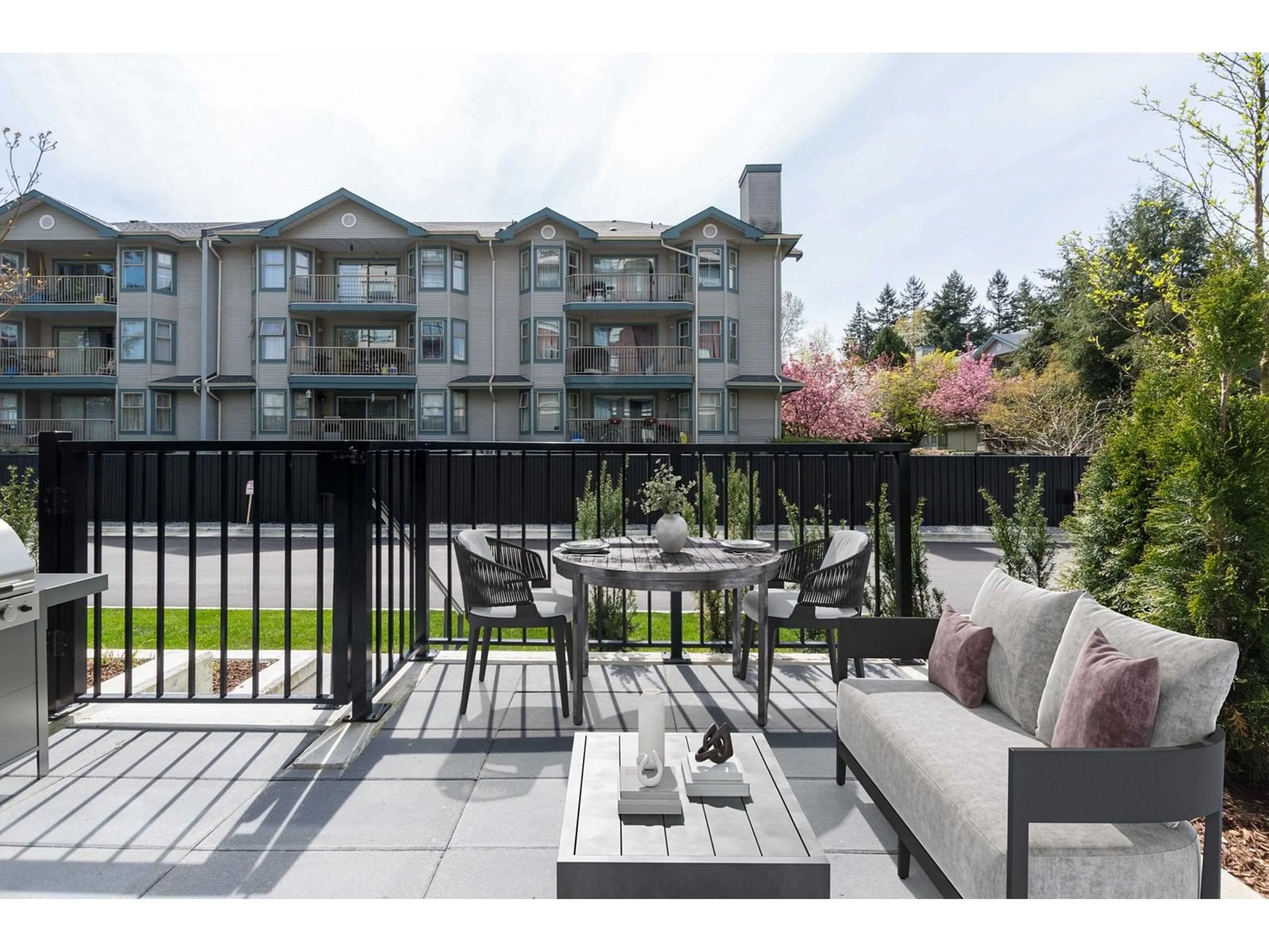 Patio, mountain view for E103 - 13858 108, Surrey British Columbia V3T0T8