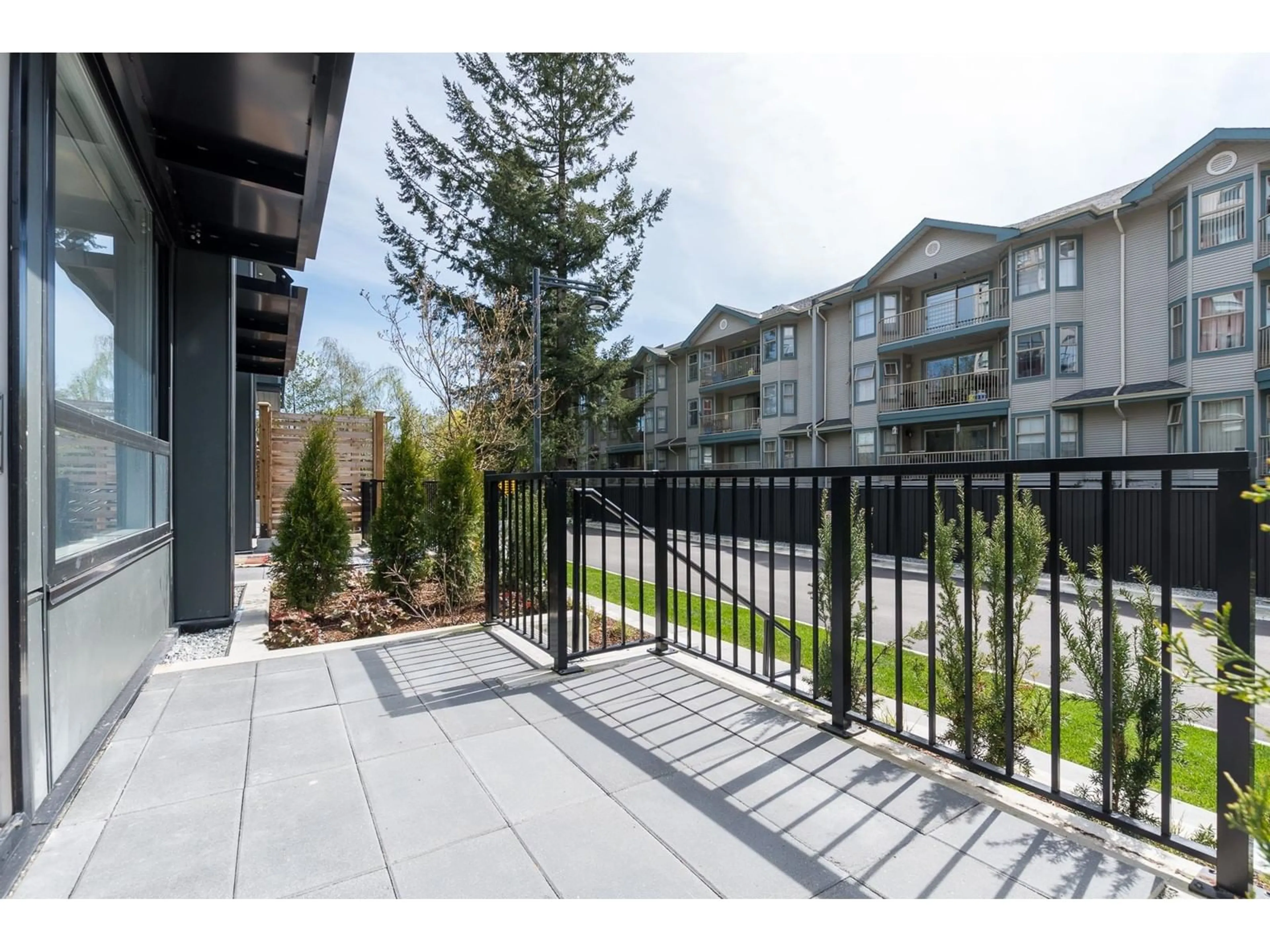Patio, mountain view for E103 - 13858 108, Surrey British Columbia V3T0T8