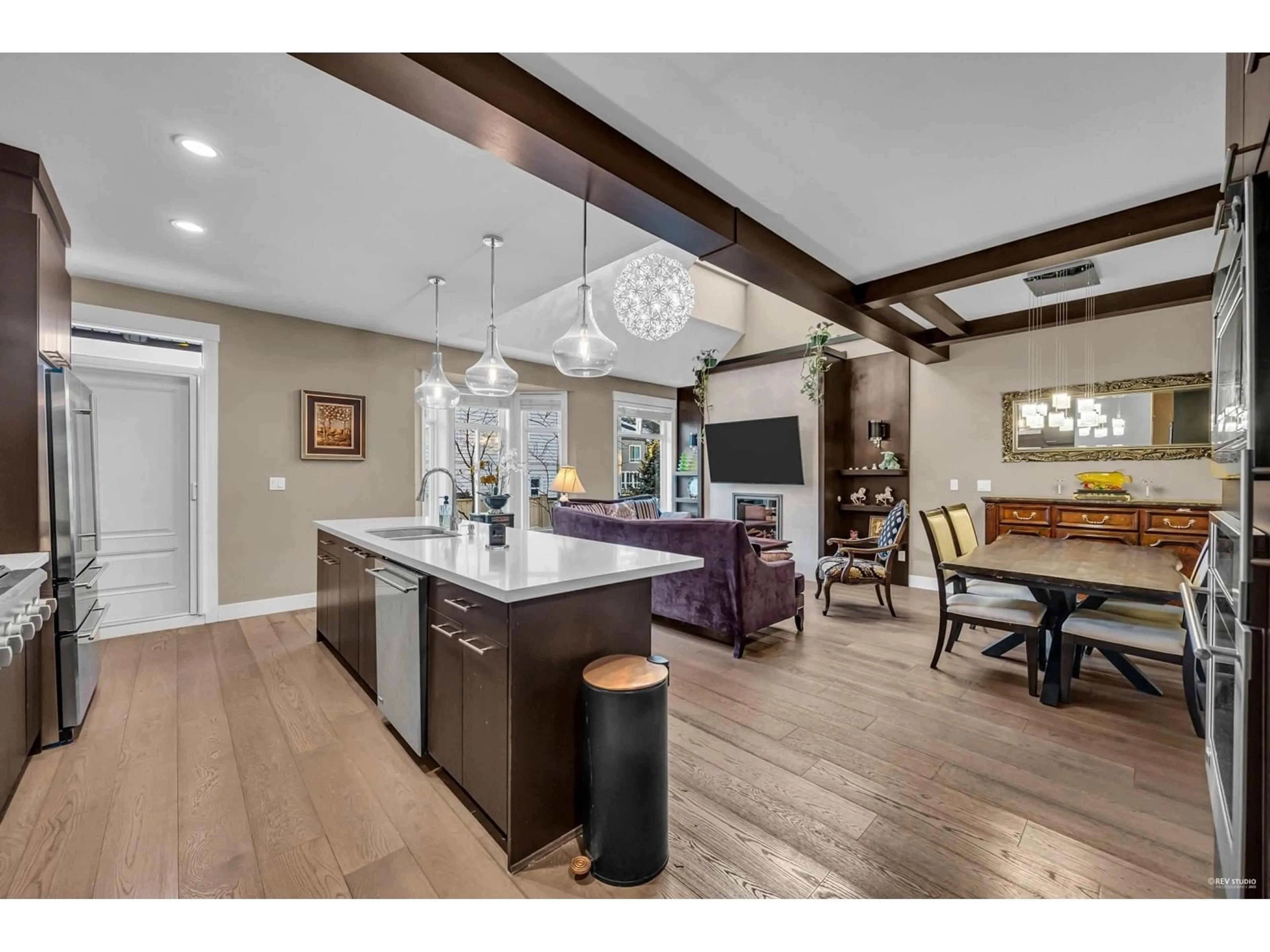 Open concept kitchen, wood/laminate floor for 41 - 15977 26, Surrey British Columbia V3Z2W7