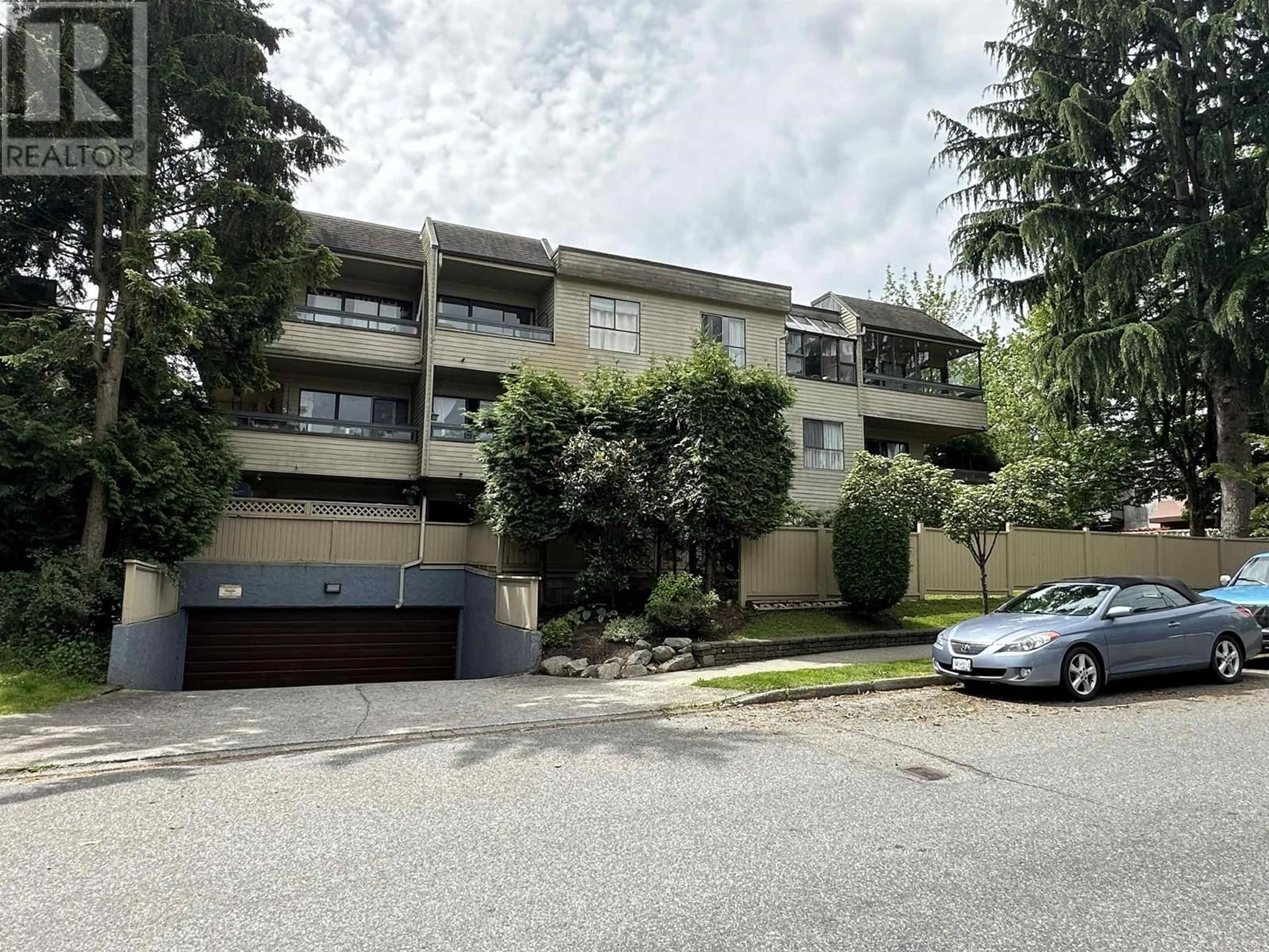 A pic from outside/outdoor area/front of a property/back of a property/a pic from drone, street for 306 - 2234 PRINCE ALBERT STREET, Vancouver British Columbia V5T4K9