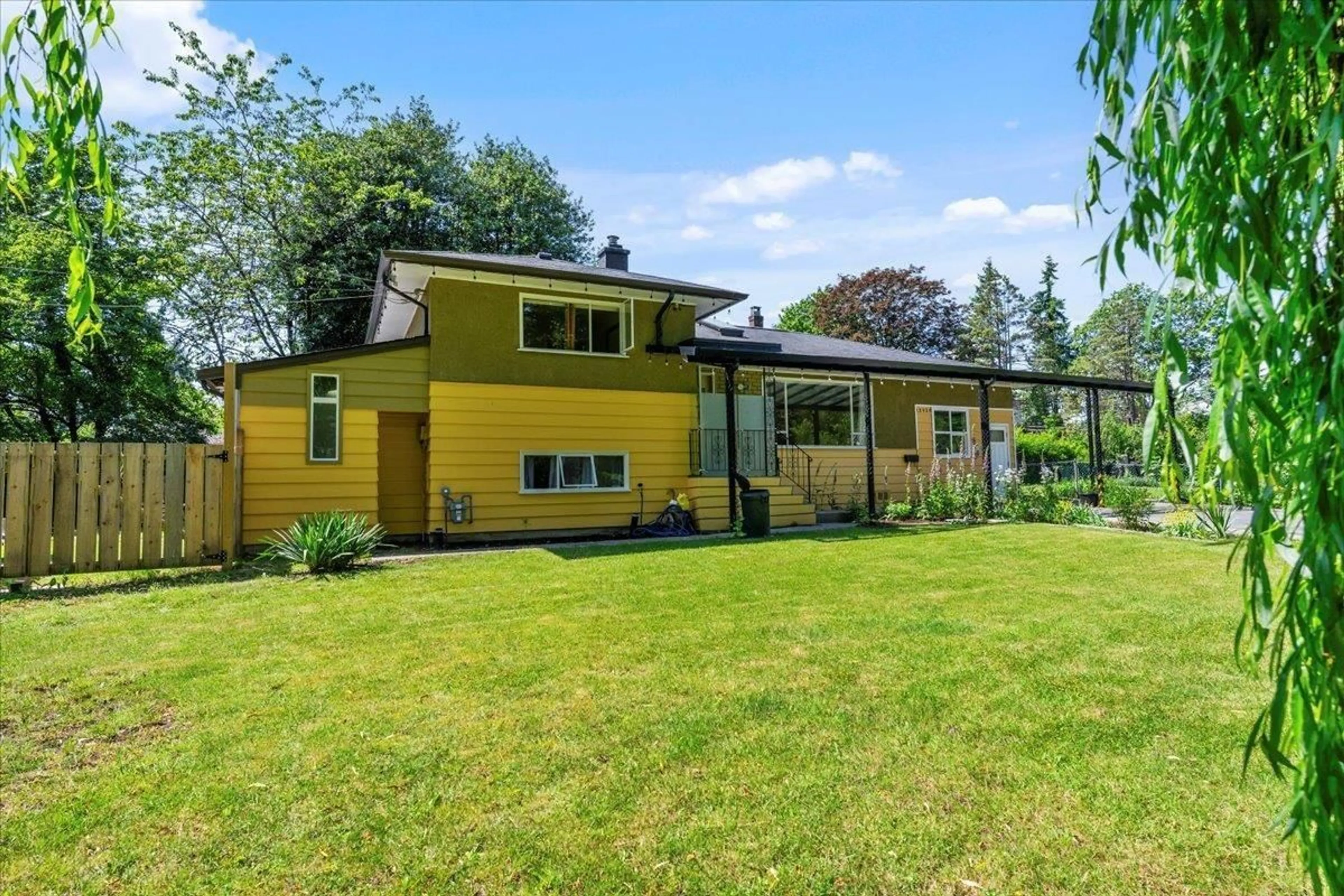 Home with vinyl exterior material, unknown for 12930 OLD YALE, Surrey British Columbia V3T3B7