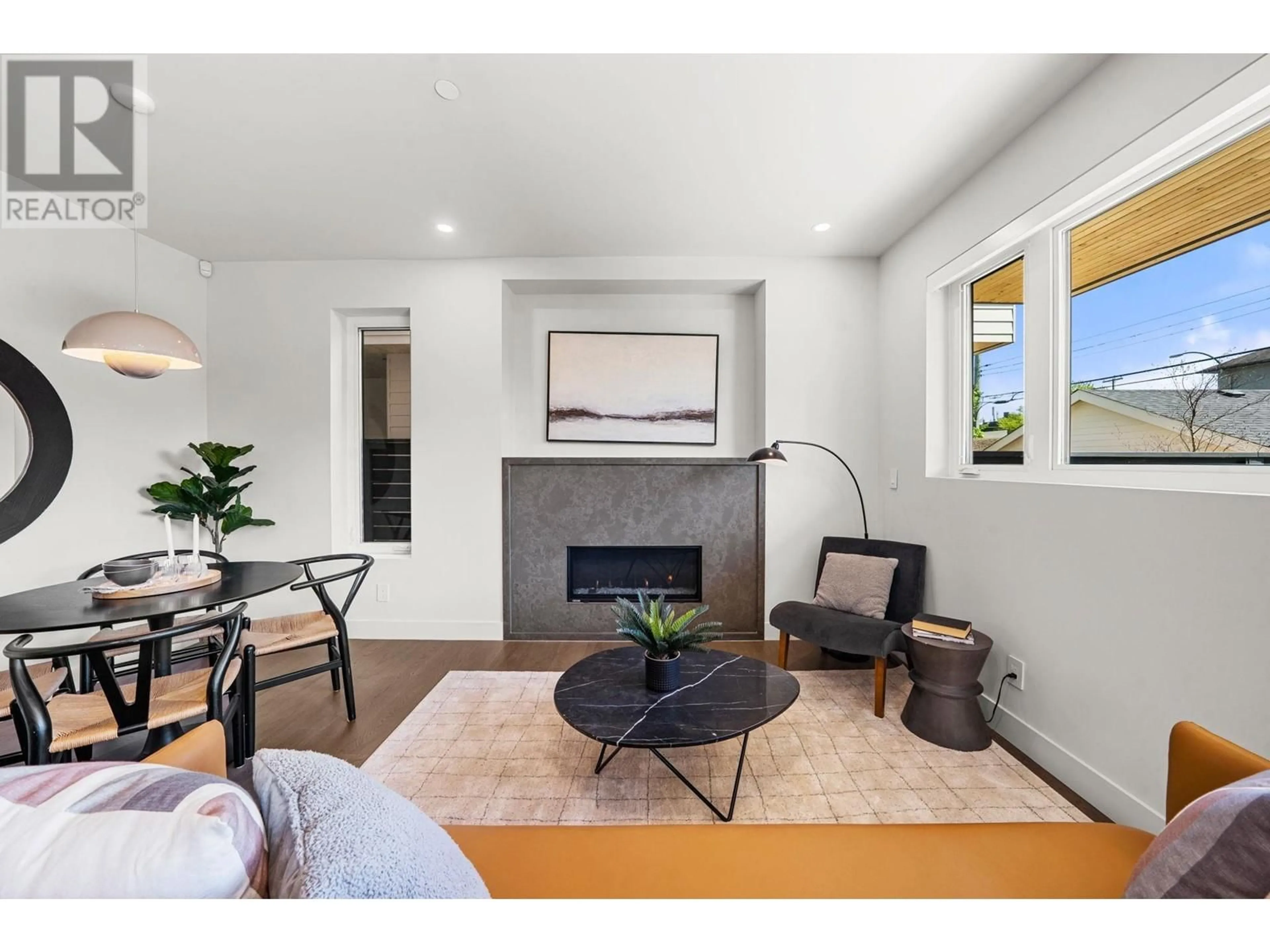 Living room with furniture, unknown for 2 - 628 46TH AVENUE, Vancouver British Columbia V5W2A3