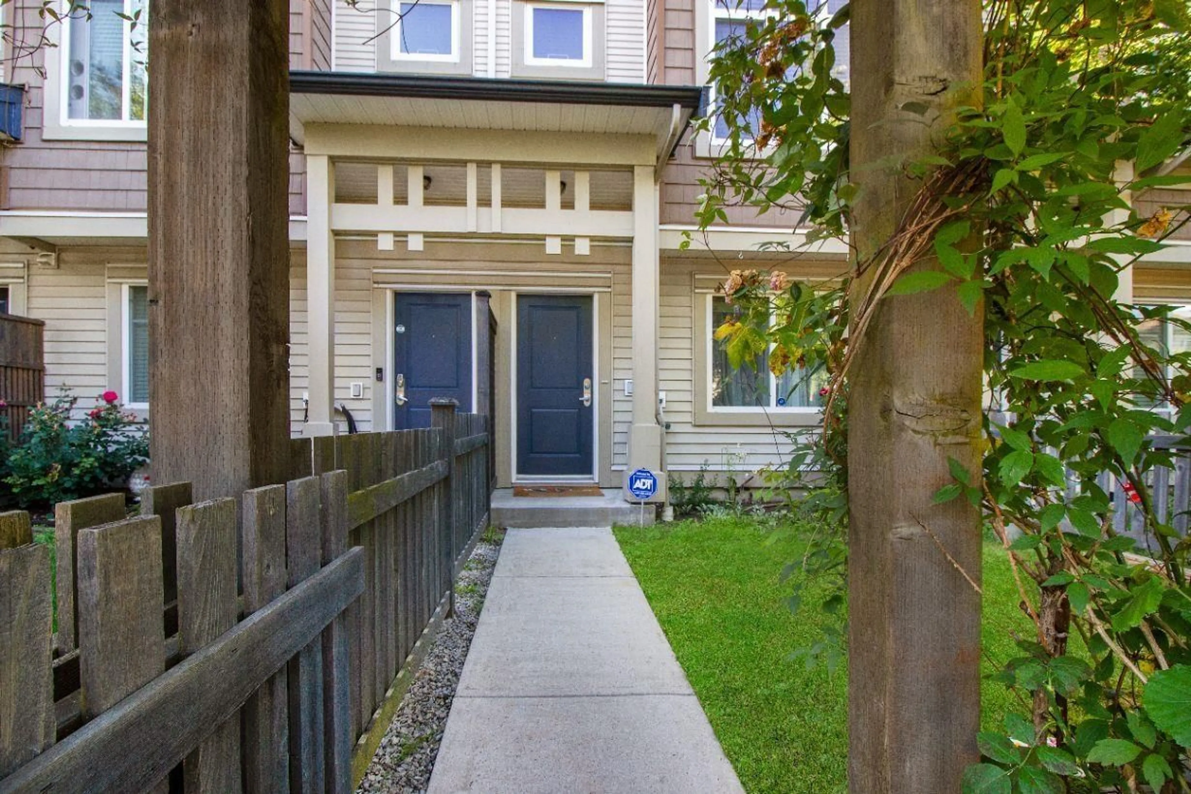 Unknown for 17 - 8418 163, Surrey British Columbia V4N6K8