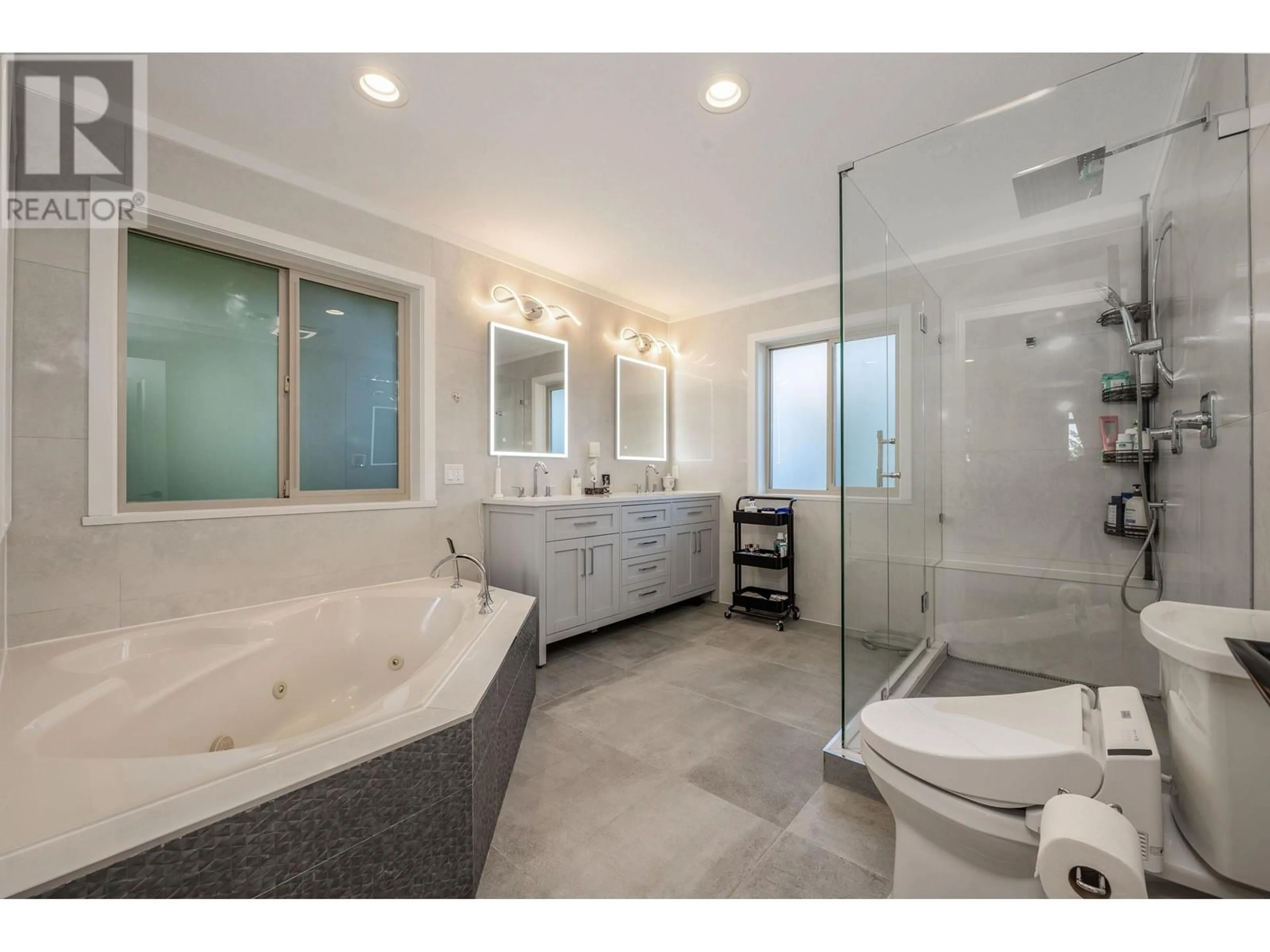 Contemporary bathroom, ceramic/tile floor for 1570 LODGEPOLE PLACE, Coquitlam British Columbia V3E2V9