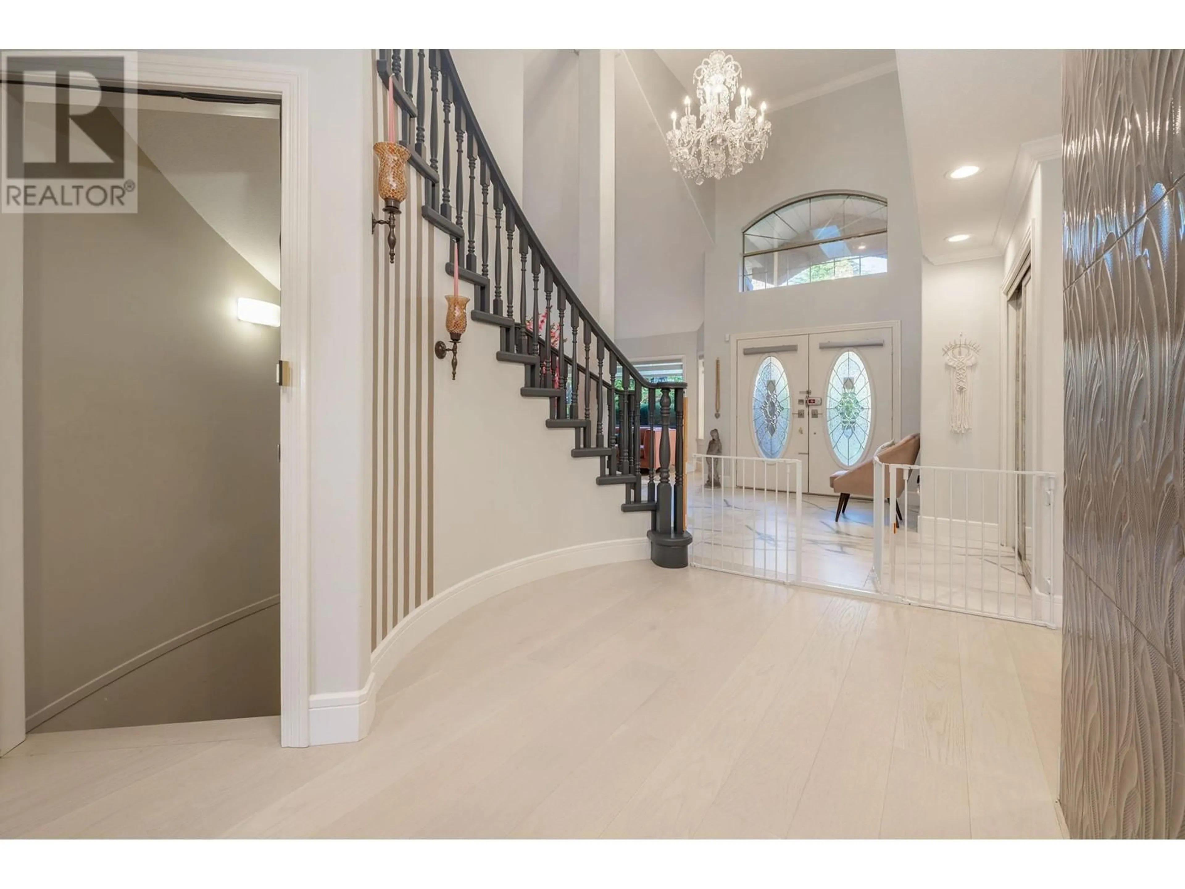 Indoor foyer for 1570 LODGEPOLE PLACE, Coquitlam British Columbia V3E2V9