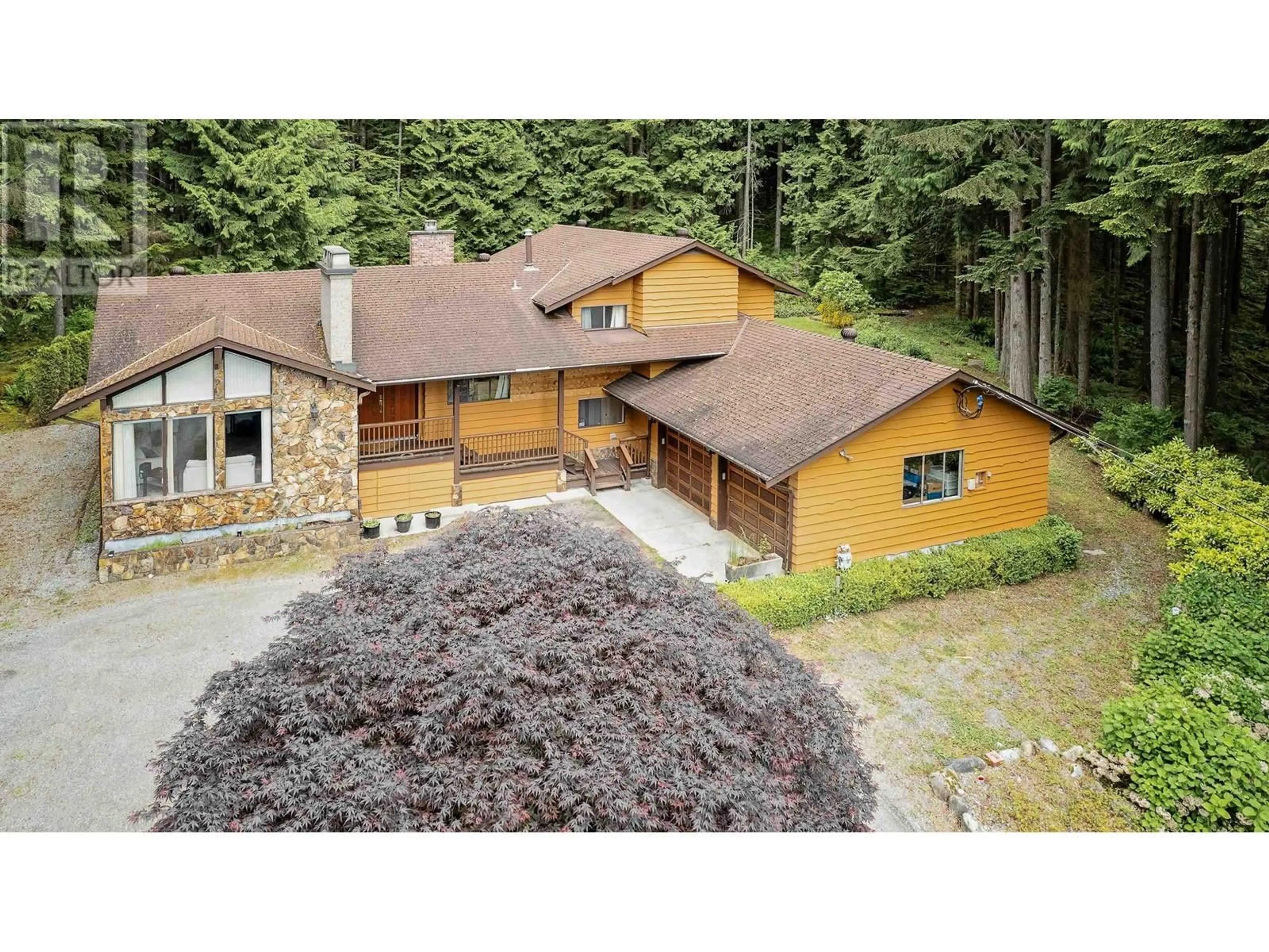 A pic from outside/outdoor area/front of a property/back of a property/a pic from drone, unknown for 27573 SAYERS CRESCENT, Maple Ridge British Columbia V2W1N3