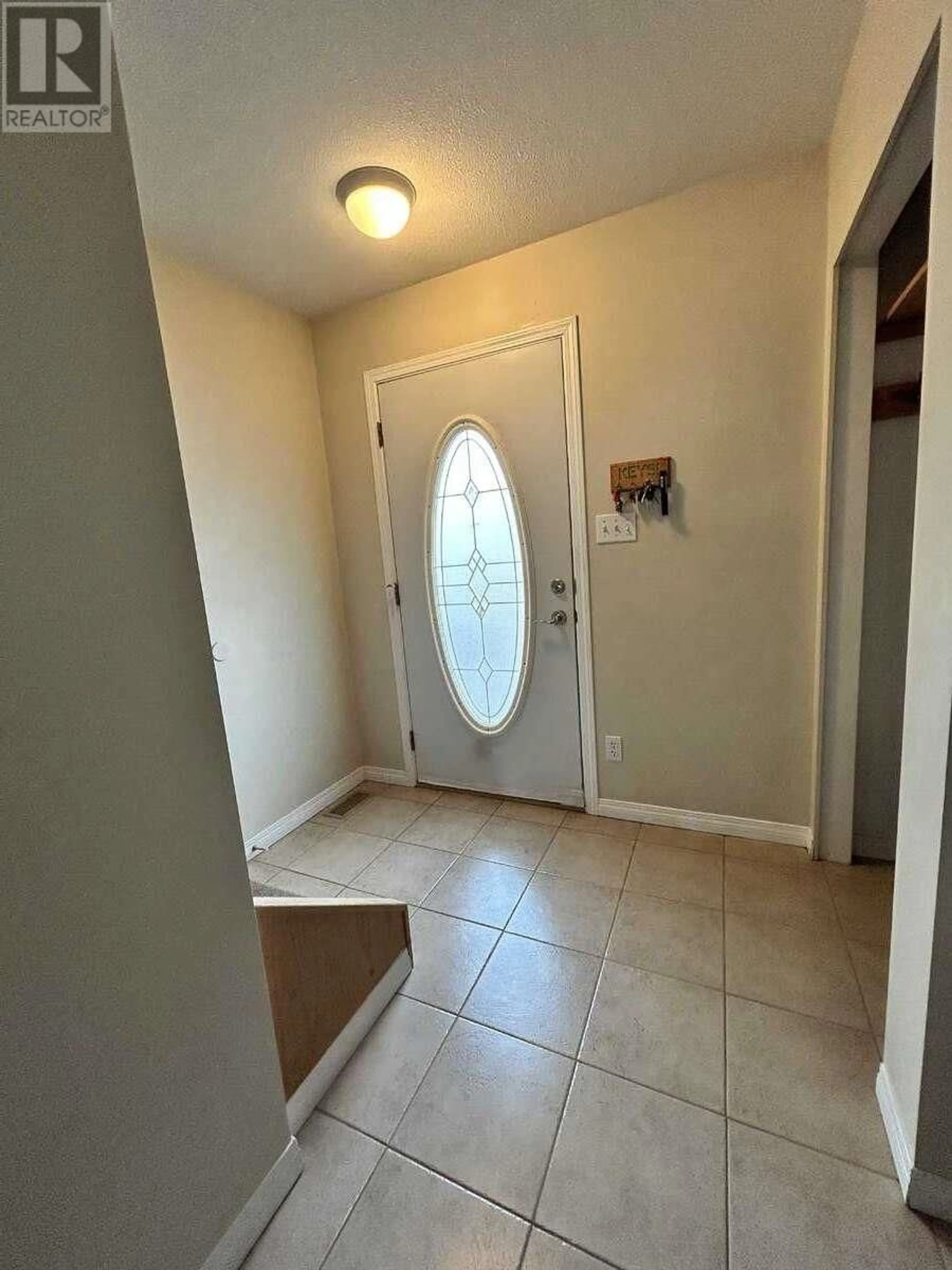 Indoor entryway for 5 - 2705 KALUM STREET, Terrace British Columbia V8G2M4