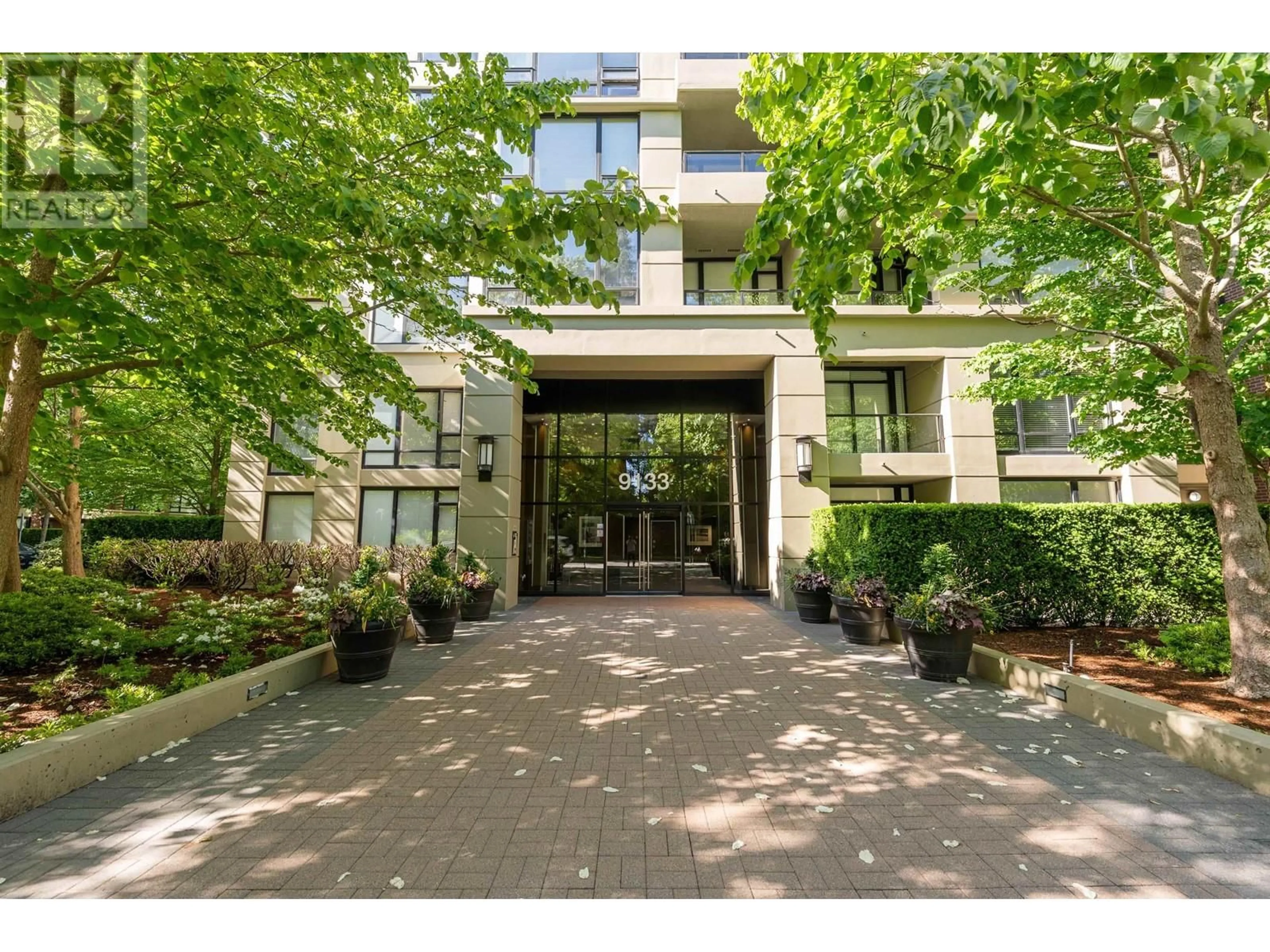 Indoor foyer for 1501 - 9133 HEMLOCK DRIVE, Richmond British Columbia V6Y4J9