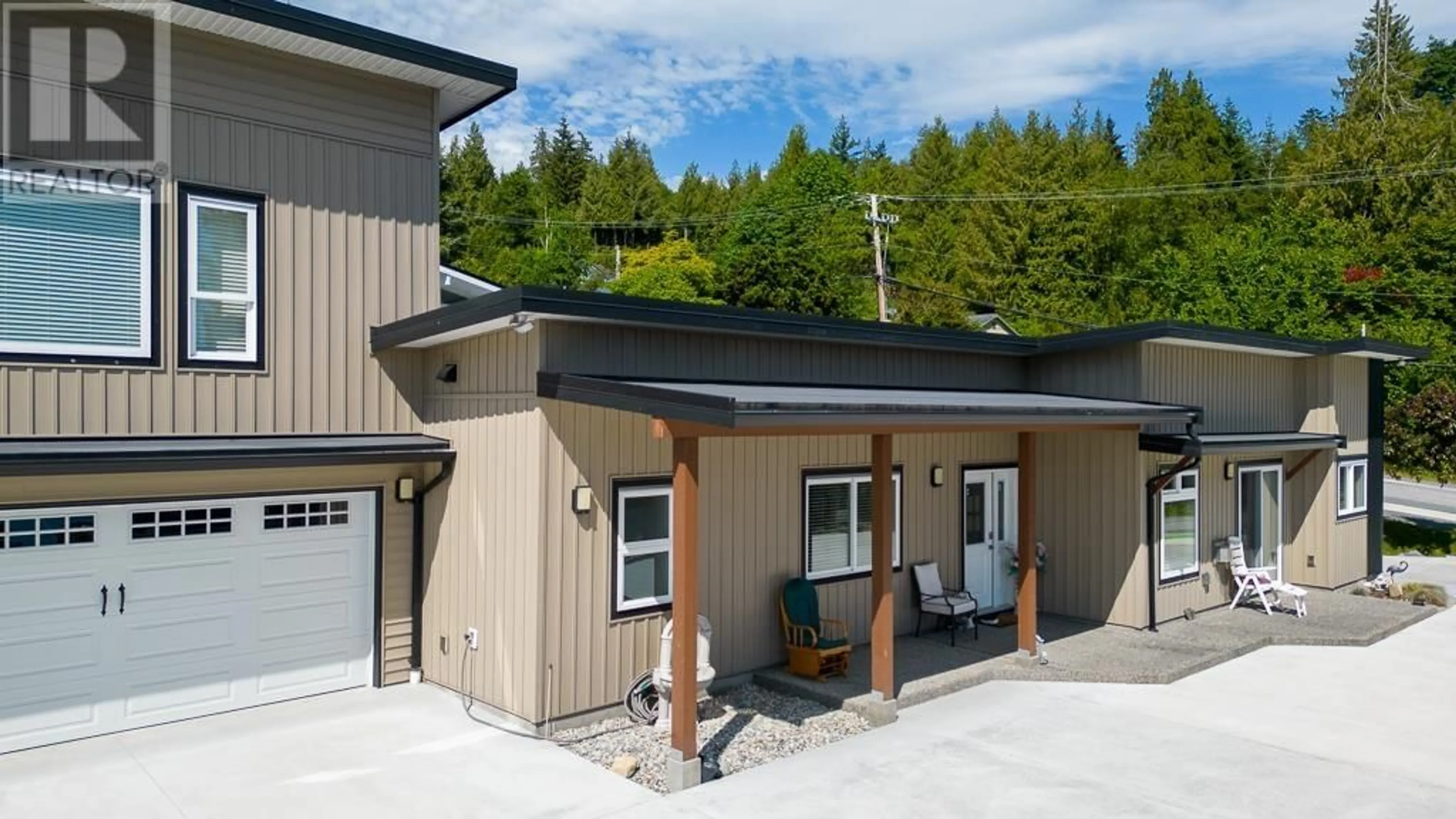 Home with vinyl exterior material, unknown for 5425 MASON ROAD, Sechelt British Columbia V7Z0S8