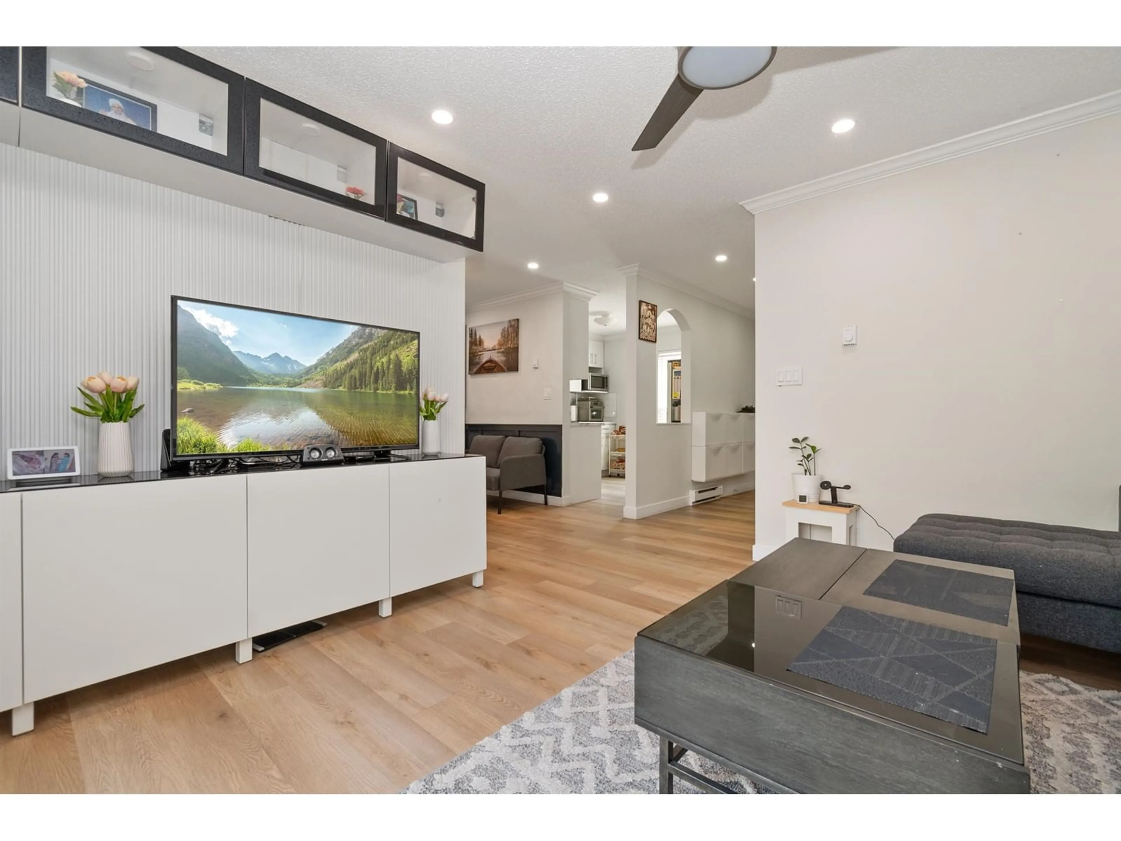 Home theater for 68 - 3030 TRETHEWEY, Abbotsford British Columbia V2T4N2