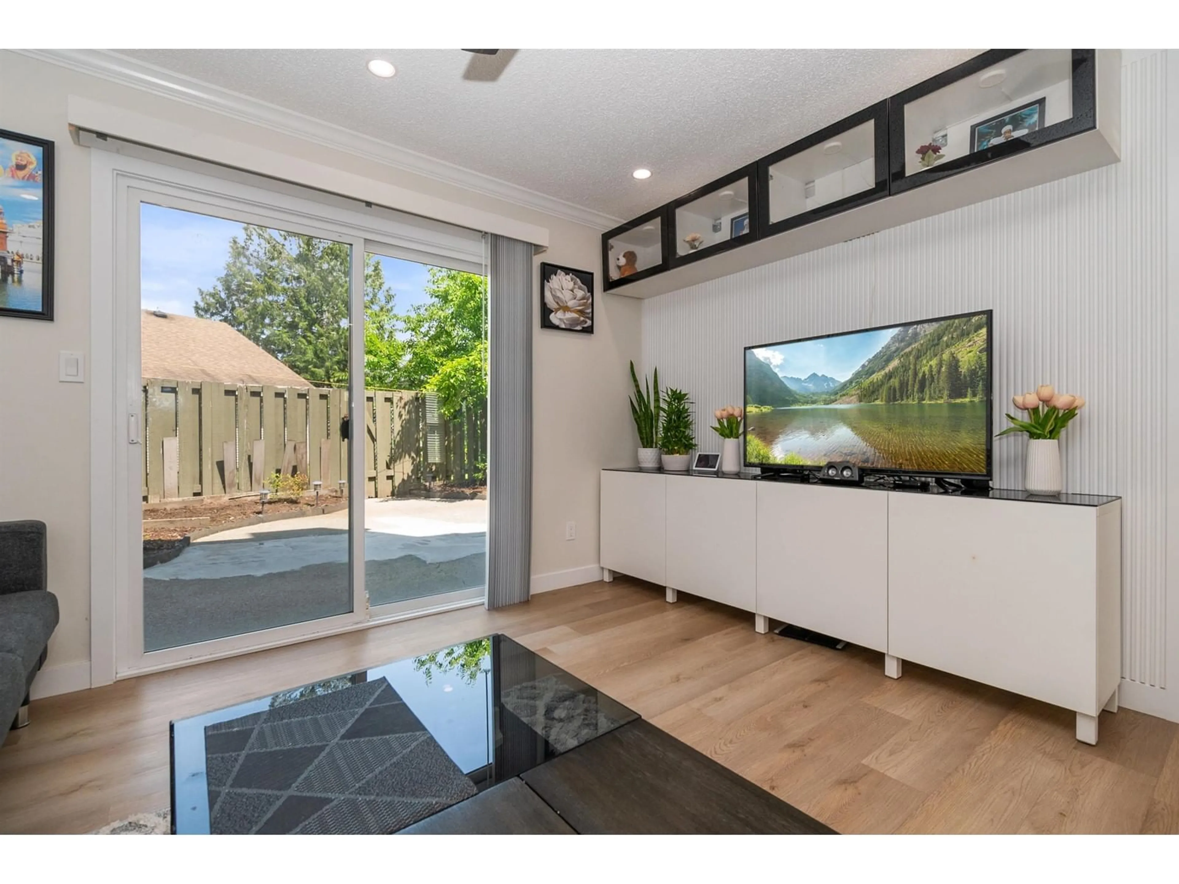Home theater for 68 - 3030 TRETHEWEY, Abbotsford British Columbia V2T4N2