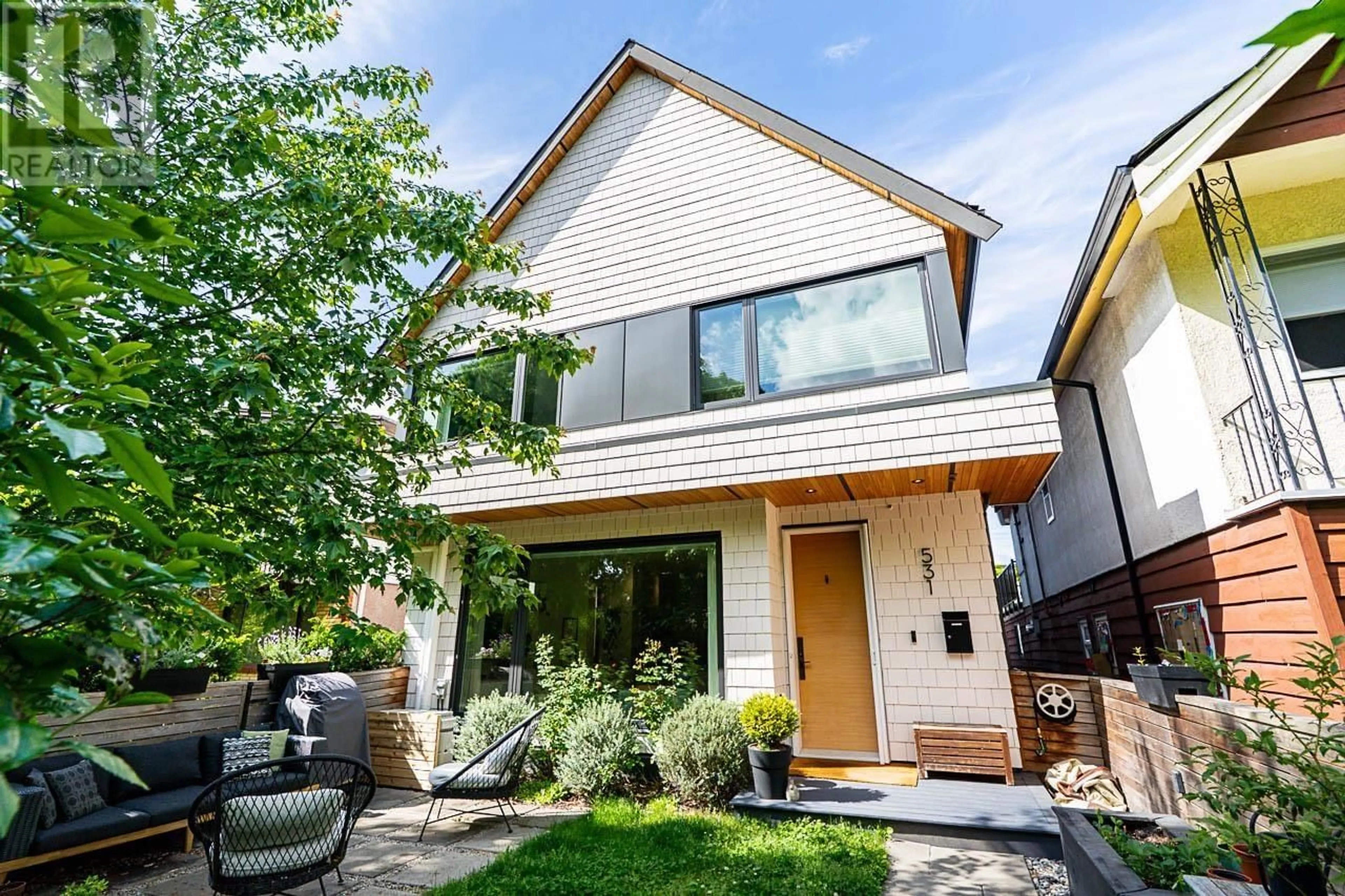 Home with brick exterior material, street for 531 17TH AVENUE, Vancouver British Columbia V5V1B4