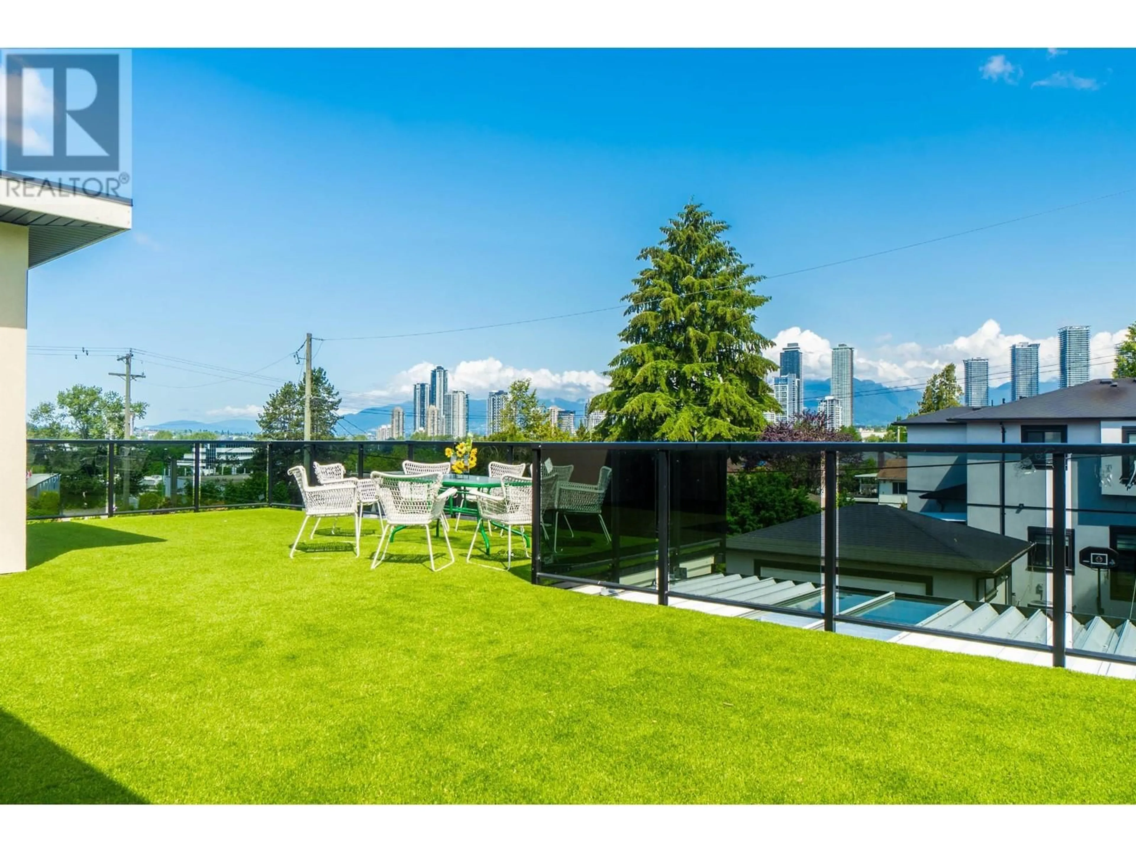 Patio, unknown for 4949 FULWELL STREET, Burnaby British Columbia V5G1P1
