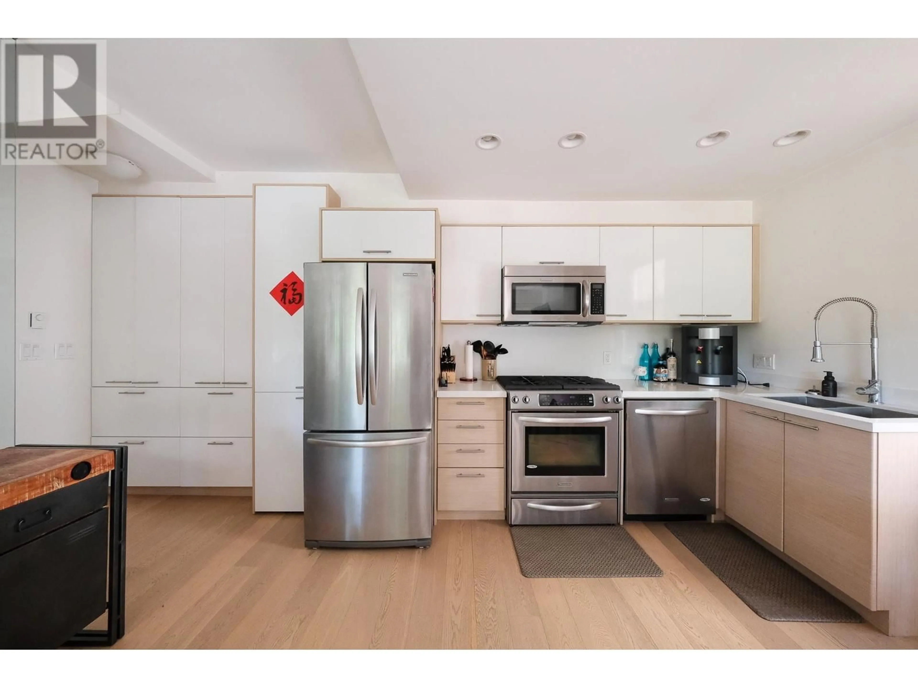 Unknown for 3197 ST. GEORGE STREET, Vancouver British Columbia V5T3R9