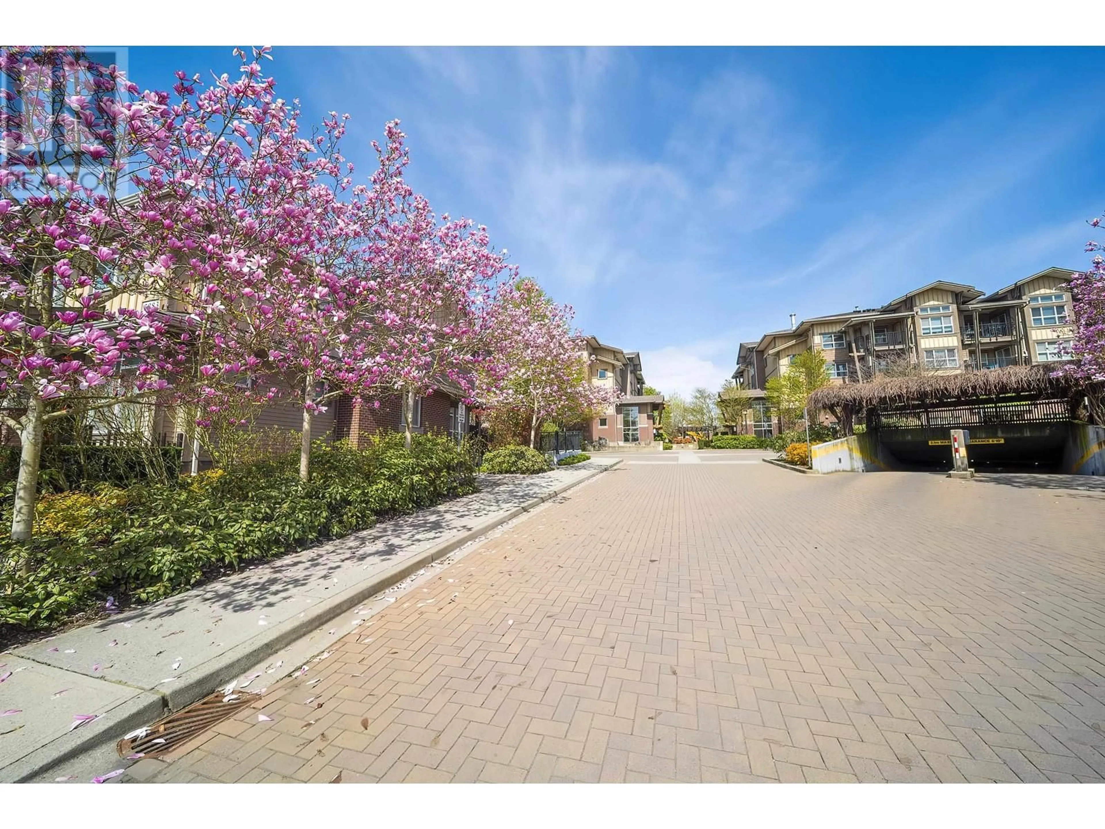 Patio, street for 214 - 5885 IRMIN STREET, Burnaby British Columbia V5J0C2