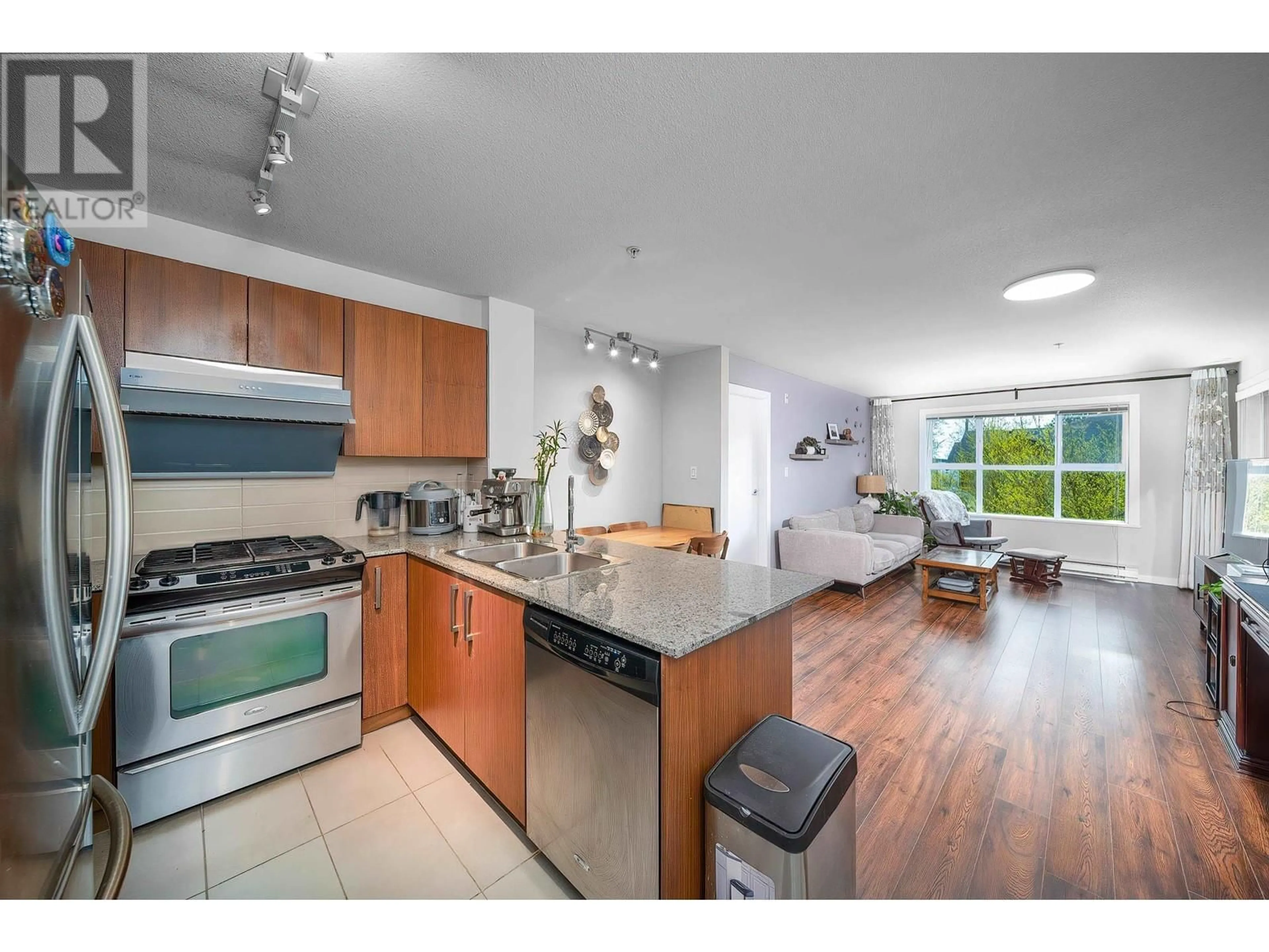 Open concept kitchen, unknown for 214 - 5885 IRMIN STREET, Burnaby British Columbia V5J0C2