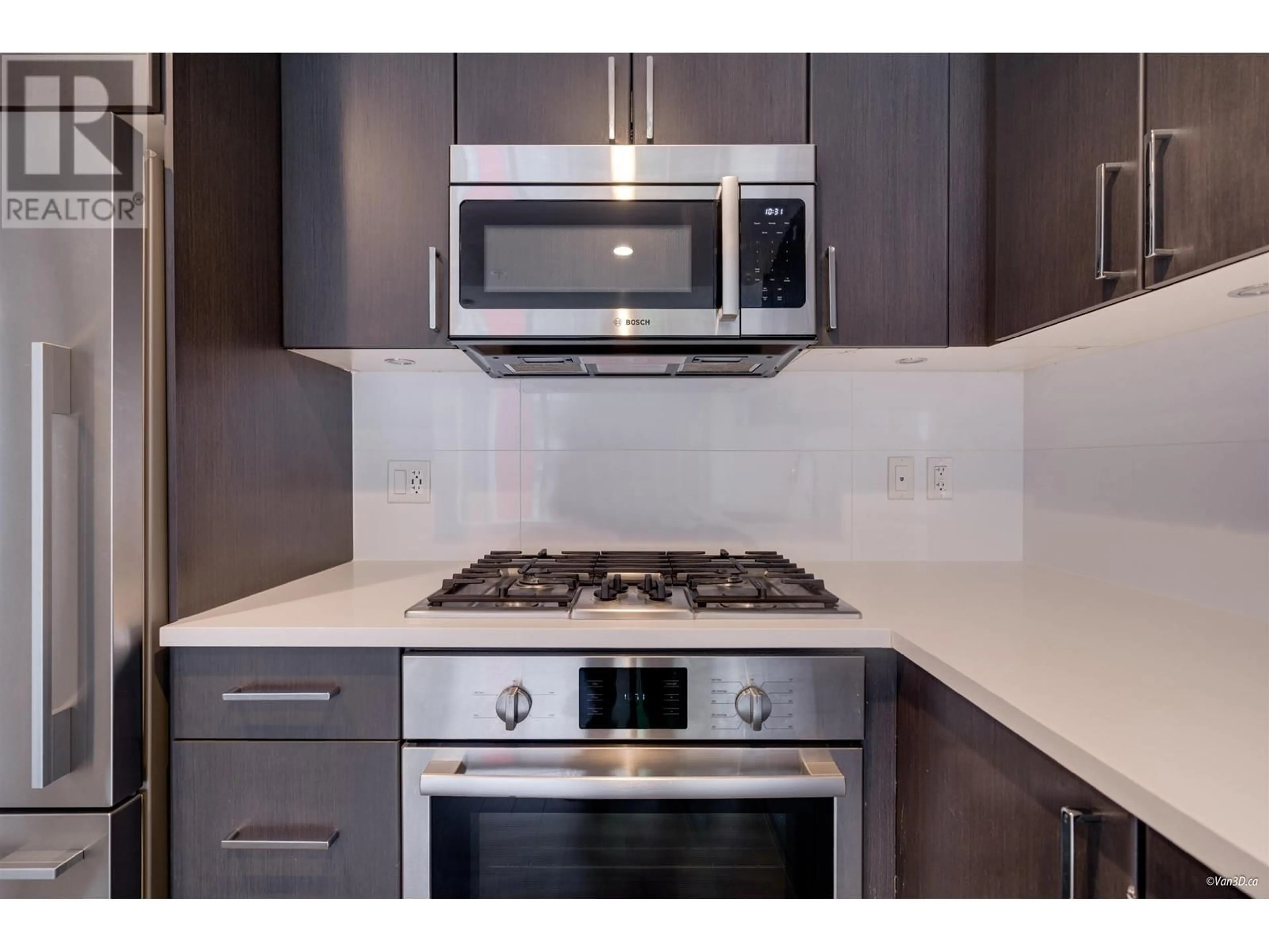 Standard kitchen, ceramic/tile floor for 805 - 1708 ONTARIO STREET, Vancouver British Columbia V5T0J7