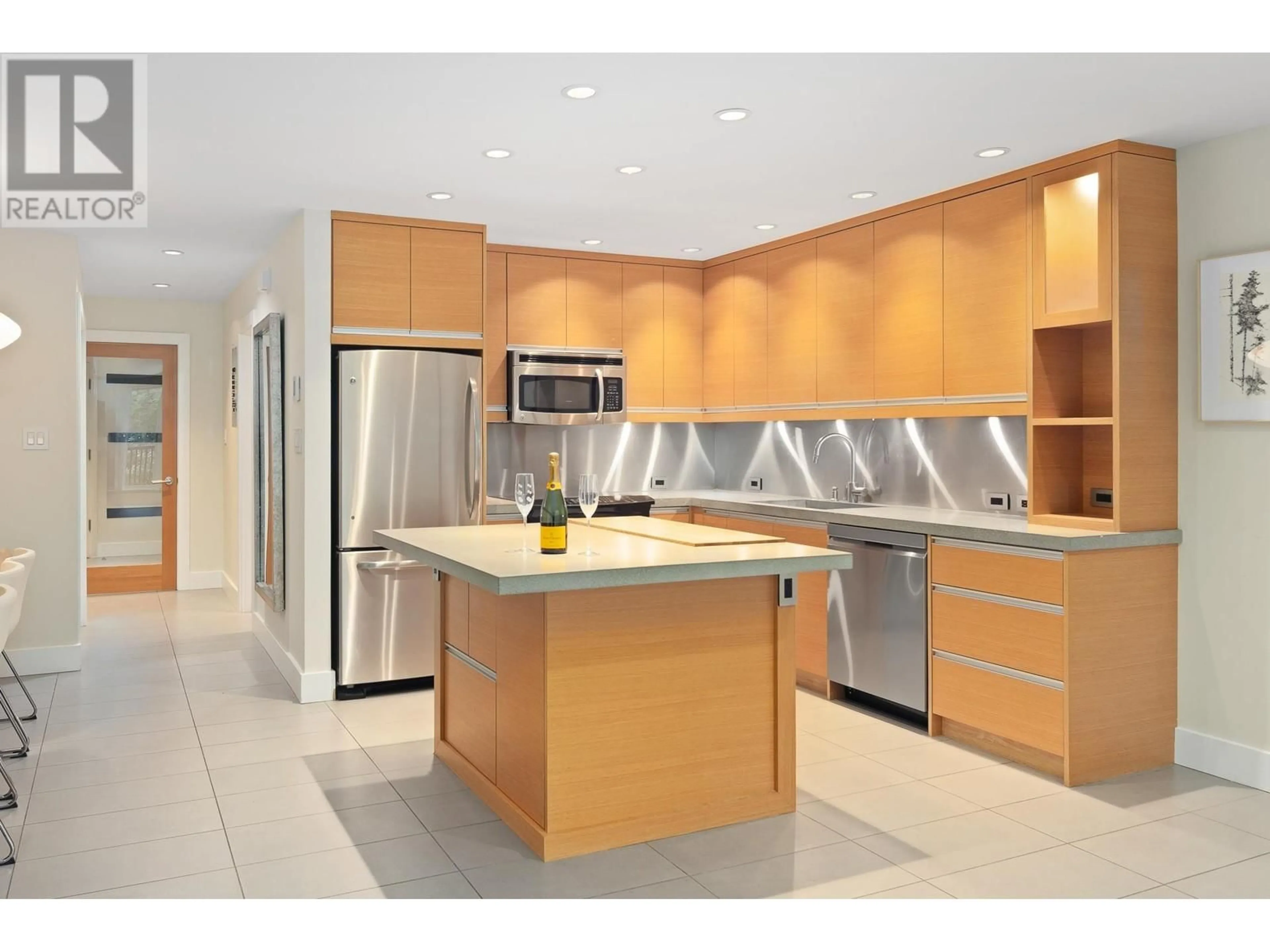Contemporary kitchen, ceramic/tile floor for 18 - 4510 BLACKCOMB WAY, Whistler British Columbia V8E0X8