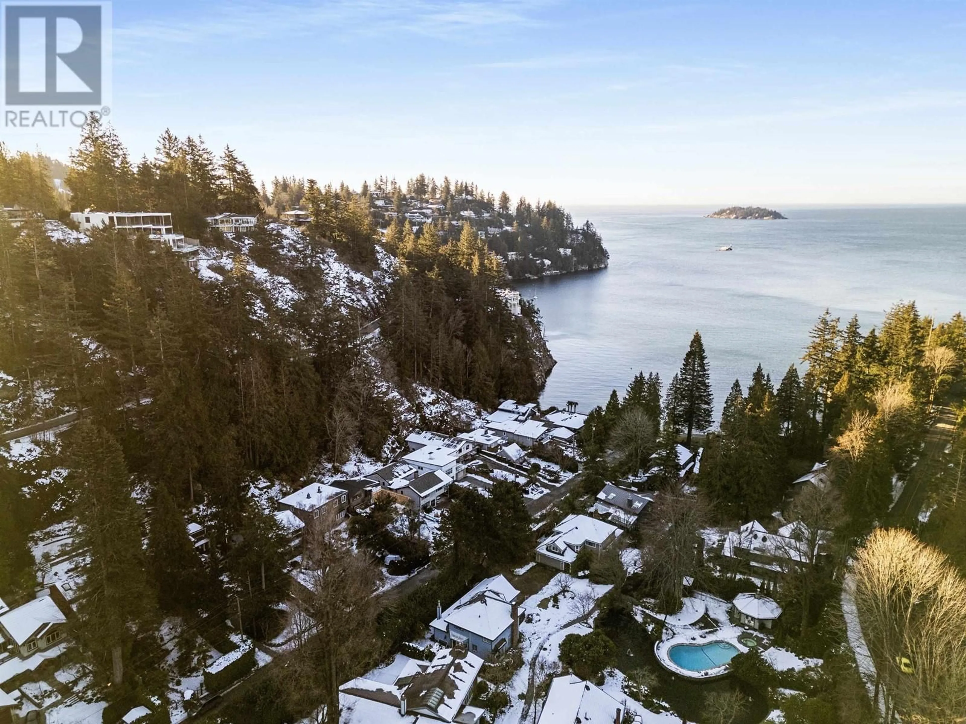 A pic from outside/outdoor area/front of a property/back of a property/a pic from drone, water/lake/river/ocean view for 6755 DUFFERIN AVENUE, West Vancouver British Columbia V7W3B7