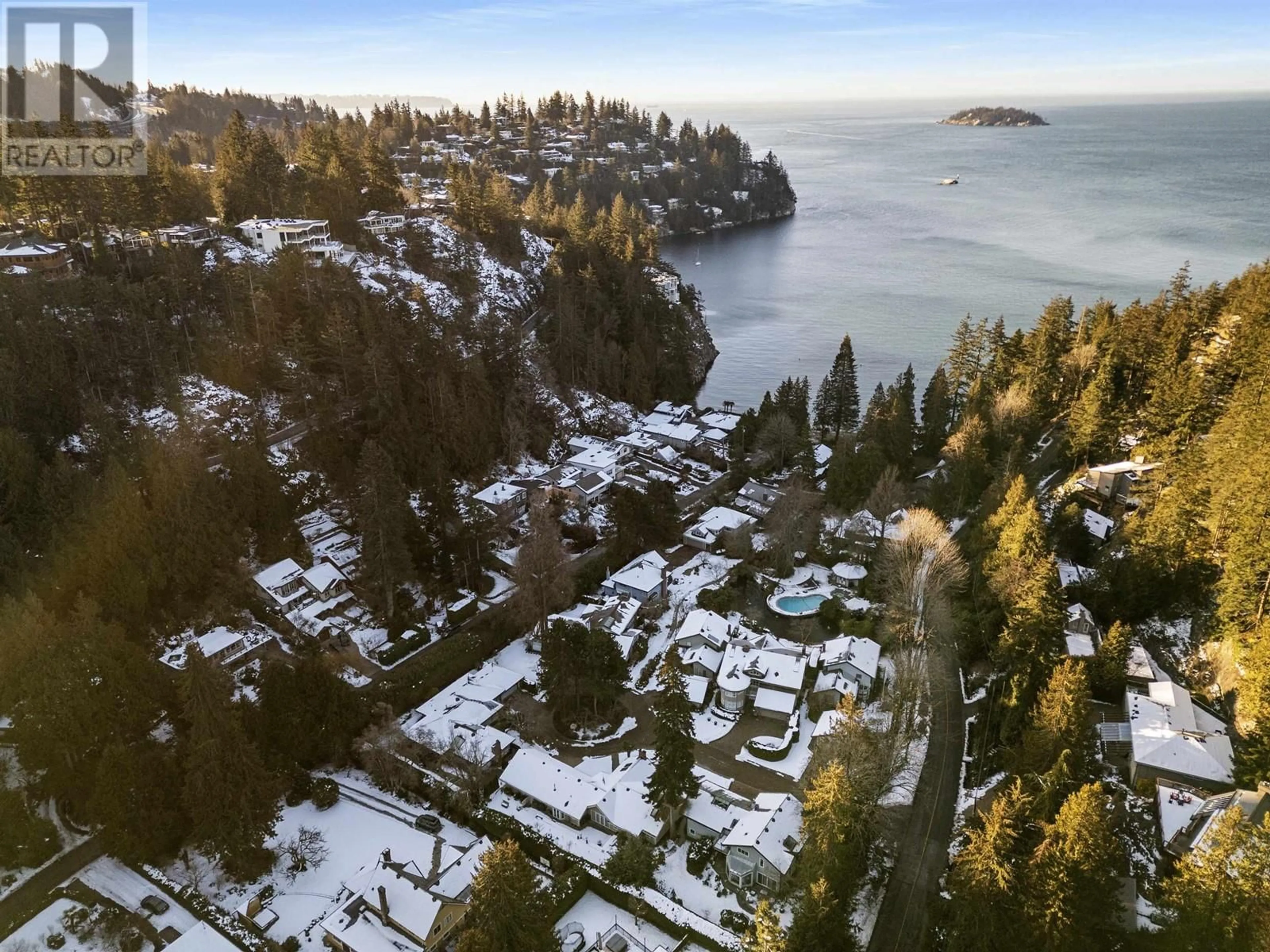 A pic from outside/outdoor area/front of a property/back of a property/a pic from drone, water/lake/river/ocean view for 6755 DUFFERIN AVENUE, West Vancouver British Columbia V7W3B7