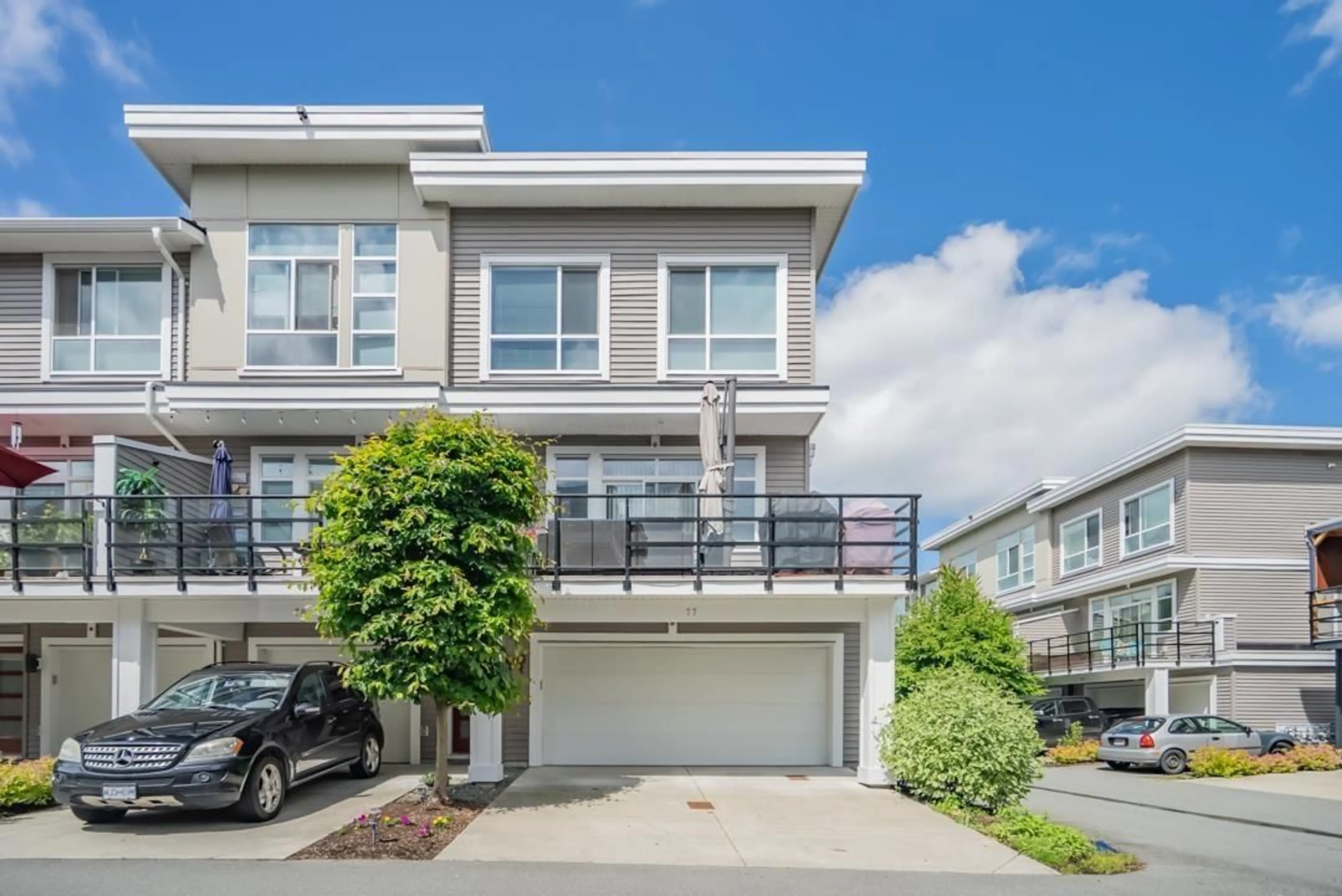 Home with vinyl exterior material, street for 77 - 8413 MIDTOWN WAY, Chilliwack British Columbia V2P0G7