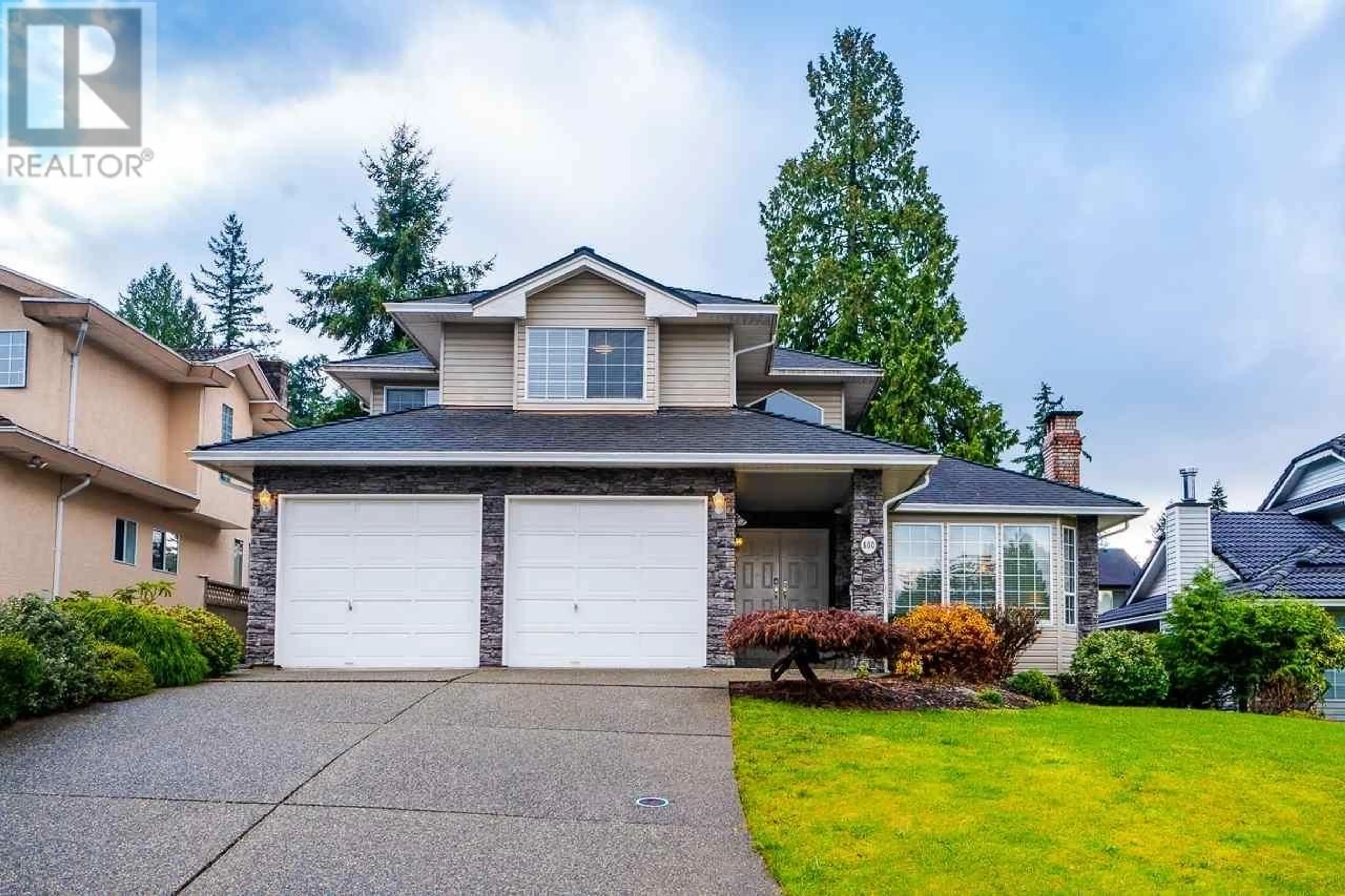 Home with vinyl exterior material, street for 800 SPRICE AVENUE, Coquitlam British Columbia V3J2P1