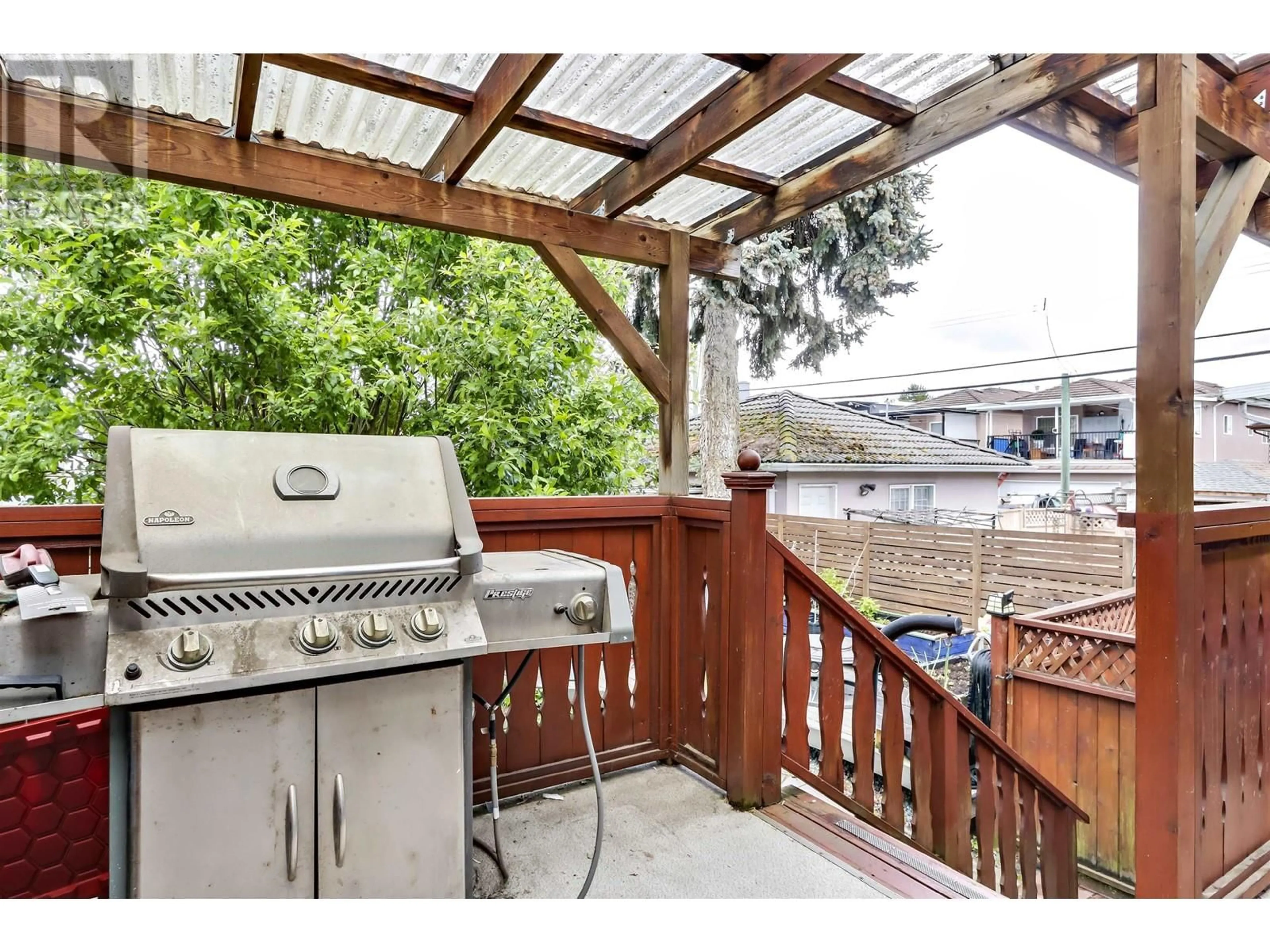 Patio, water/lake/river/ocean view for 165 55TH AVENUE, Vancouver British Columbia V5X1M7