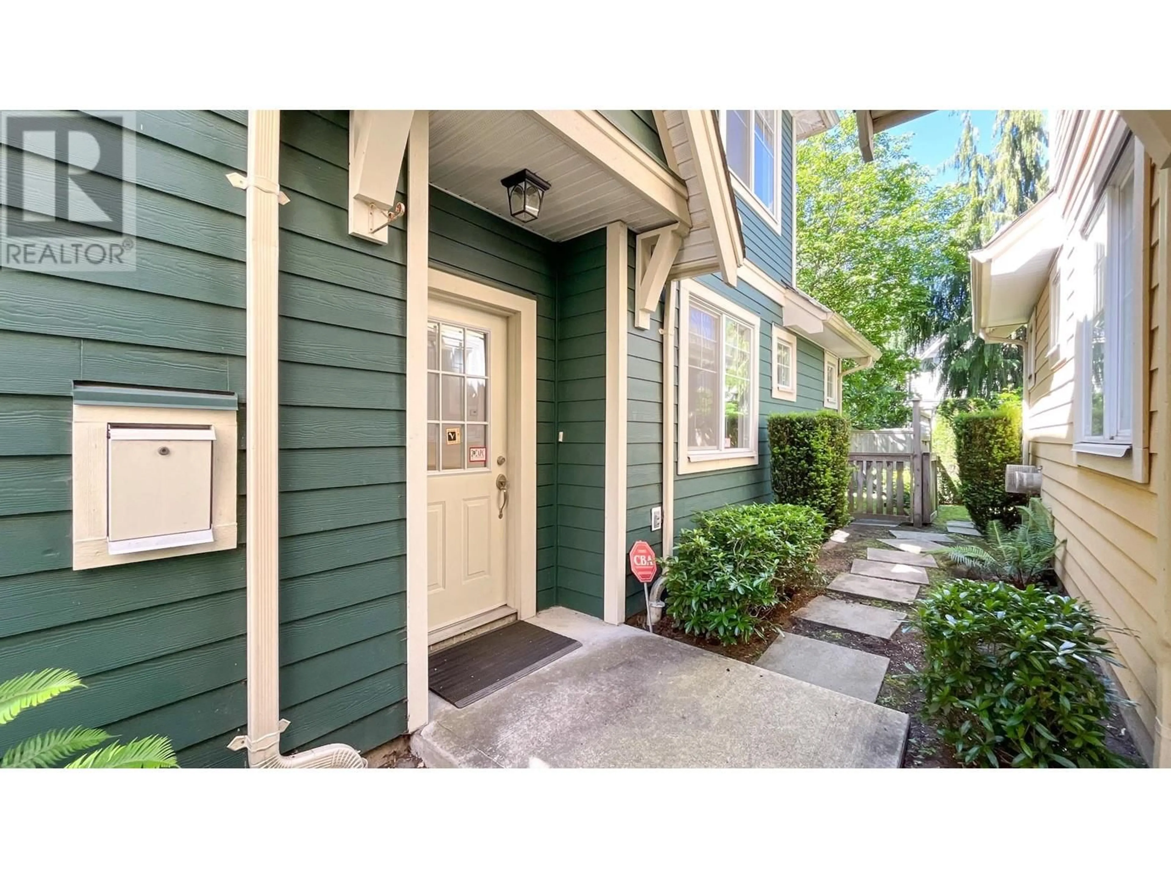 Indoor entryway for 25 - 7511 NO. 4 ROAD, Richmond British Columbia V6Y4K4