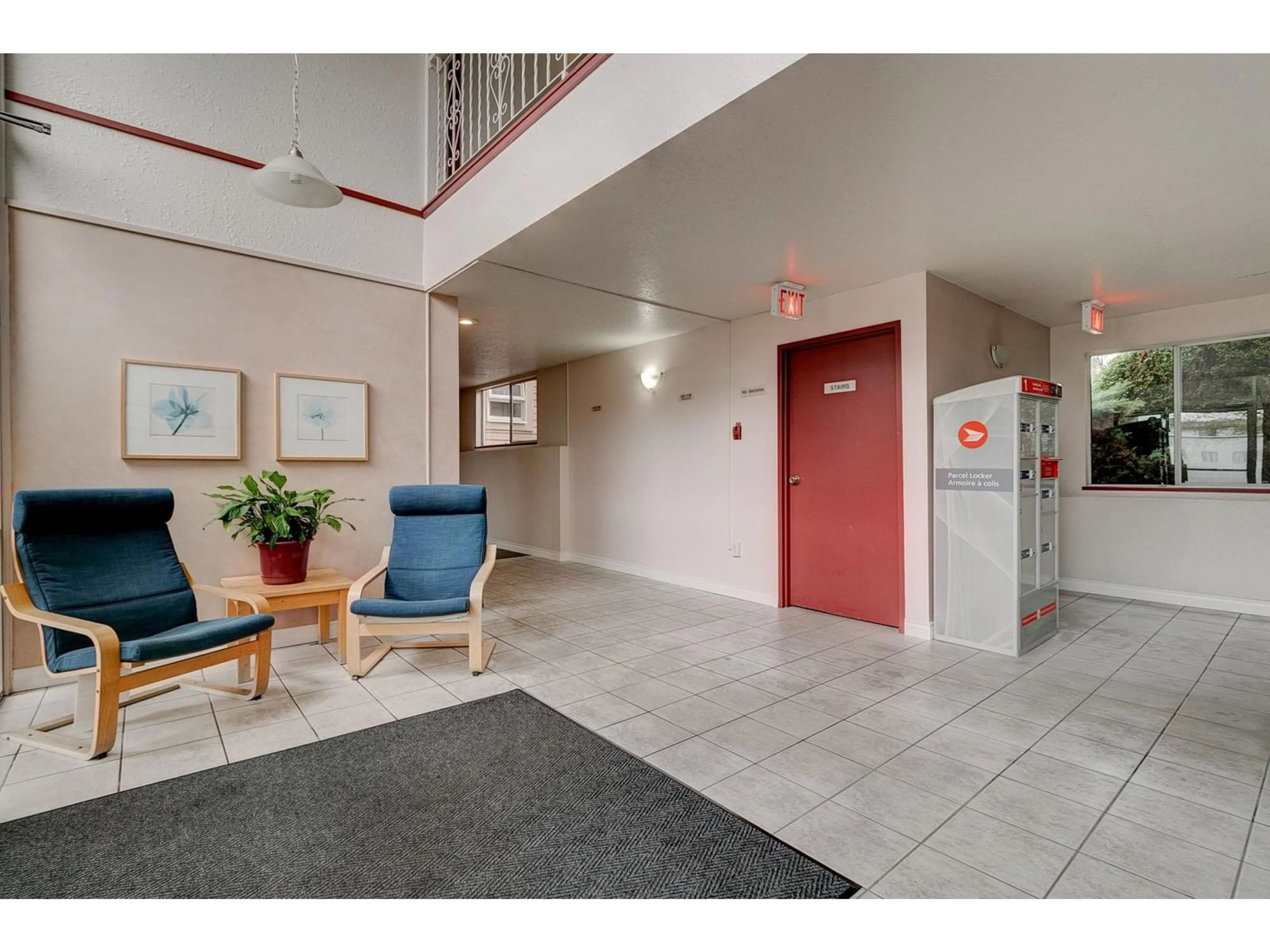 Indoor foyer for 123 - 11806 88, Delta British Columbia V4C3C5