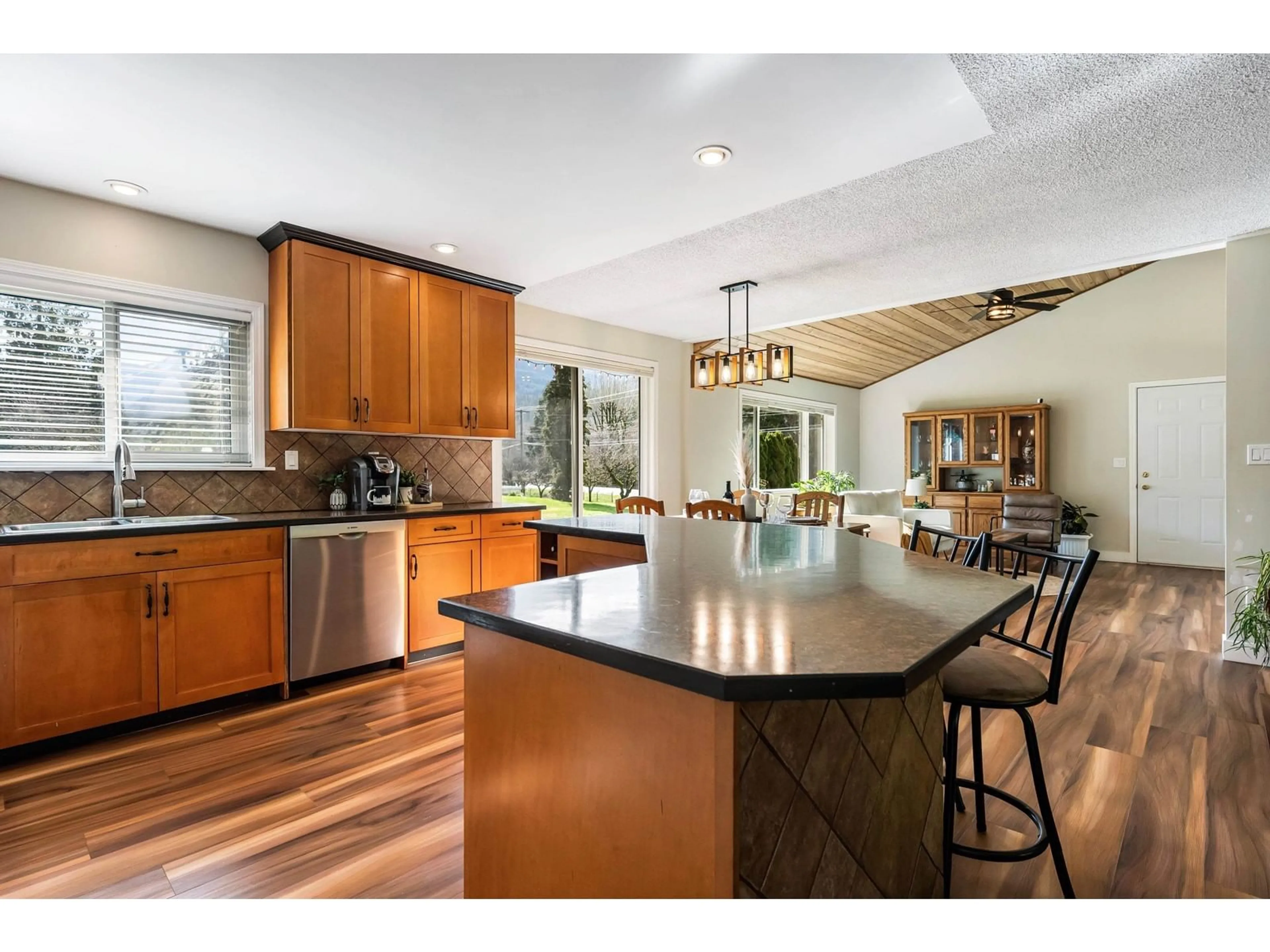 Open concept kitchen, unknown for 4563 LYARDON ROAD, Chilliwack British Columbia V2R4N1