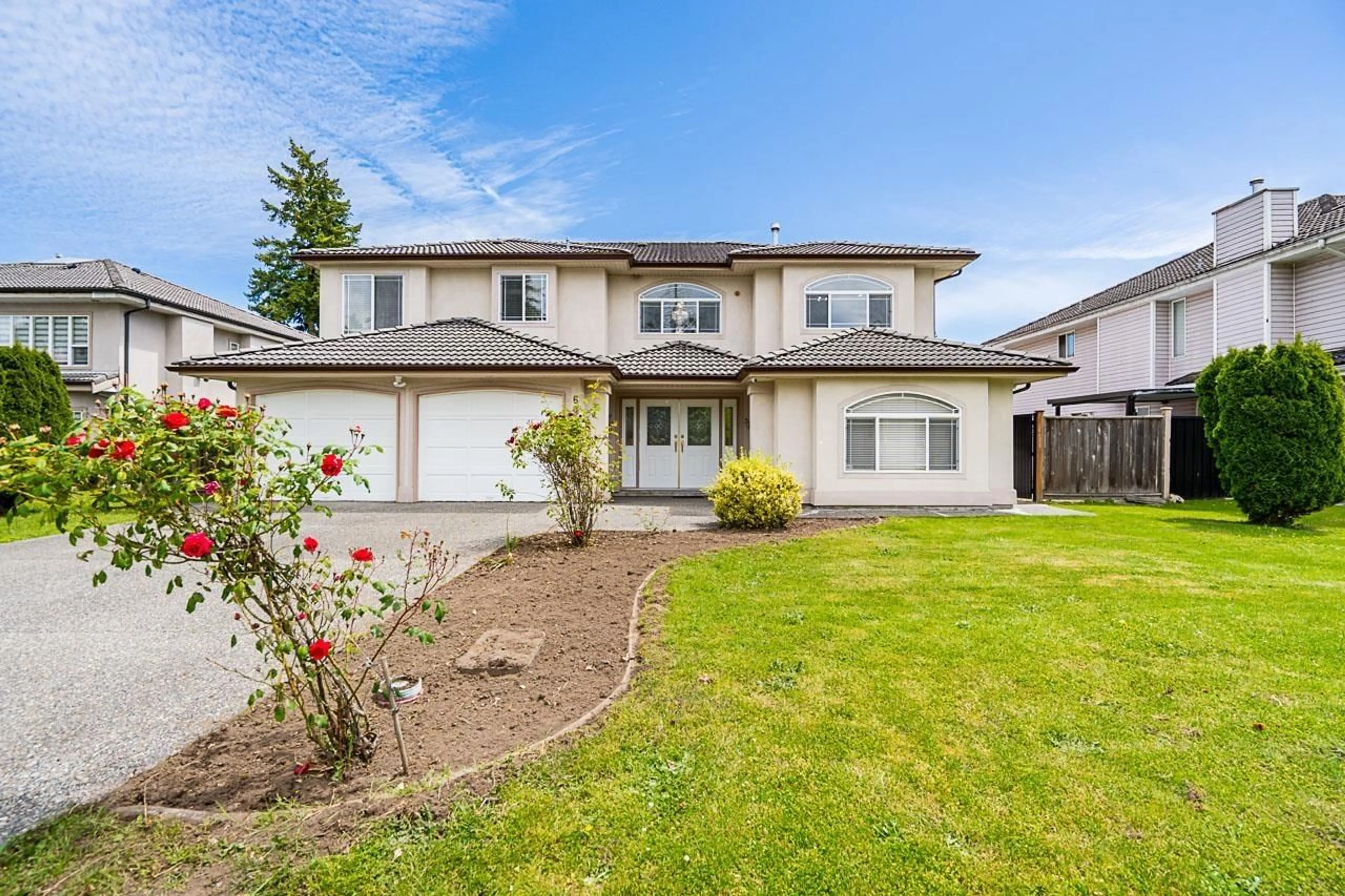 Home with vinyl exterior material, street for 6928 127A, Surrey British Columbia V3W1H7