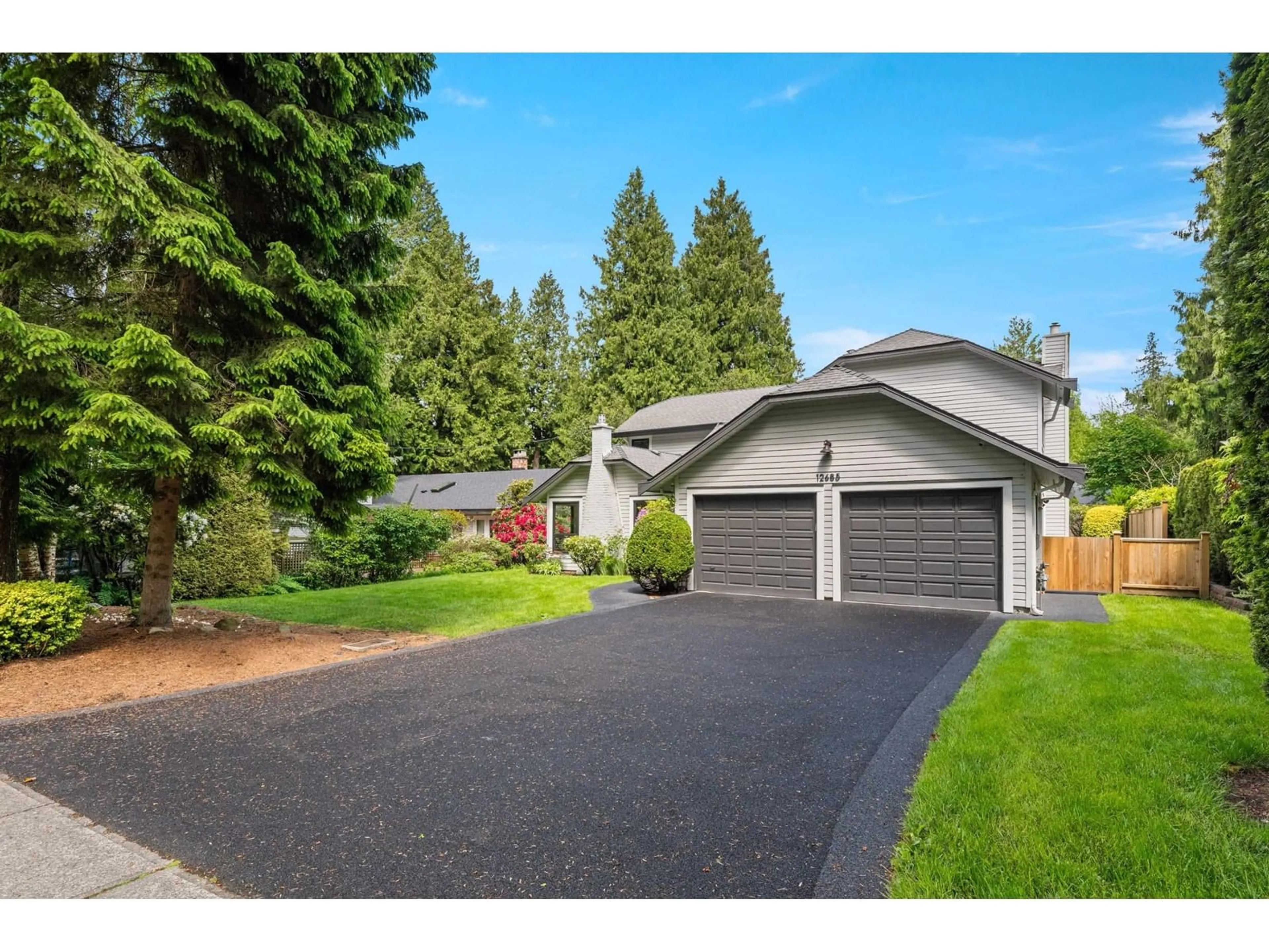 Home with vinyl exterior material, street for 12685 20, Surrey British Columbia V4A6J3