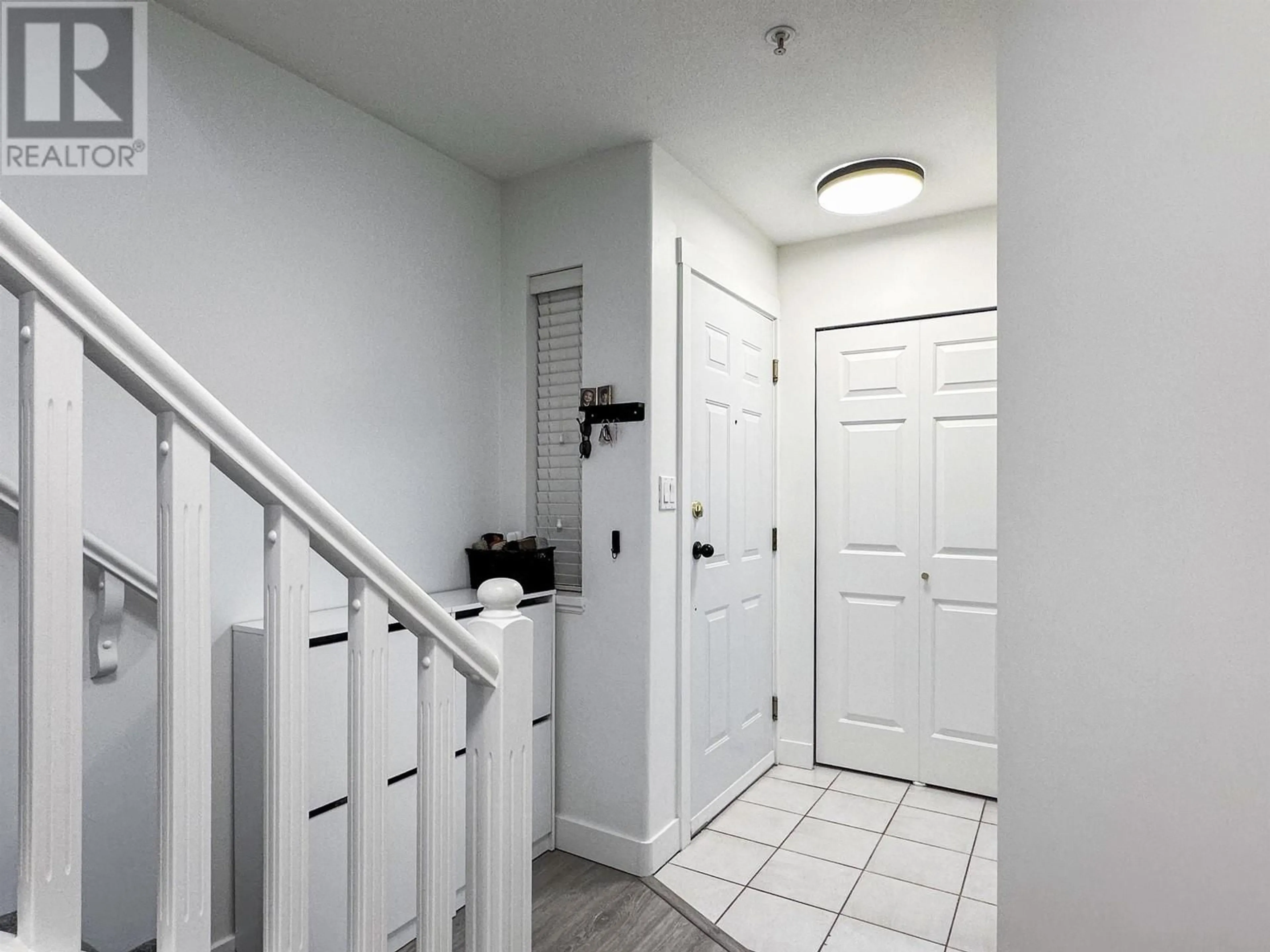 Indoor entryway for 29 - 205 LEBLEU STREET, Coquitlam British Columbia V3K6Z5