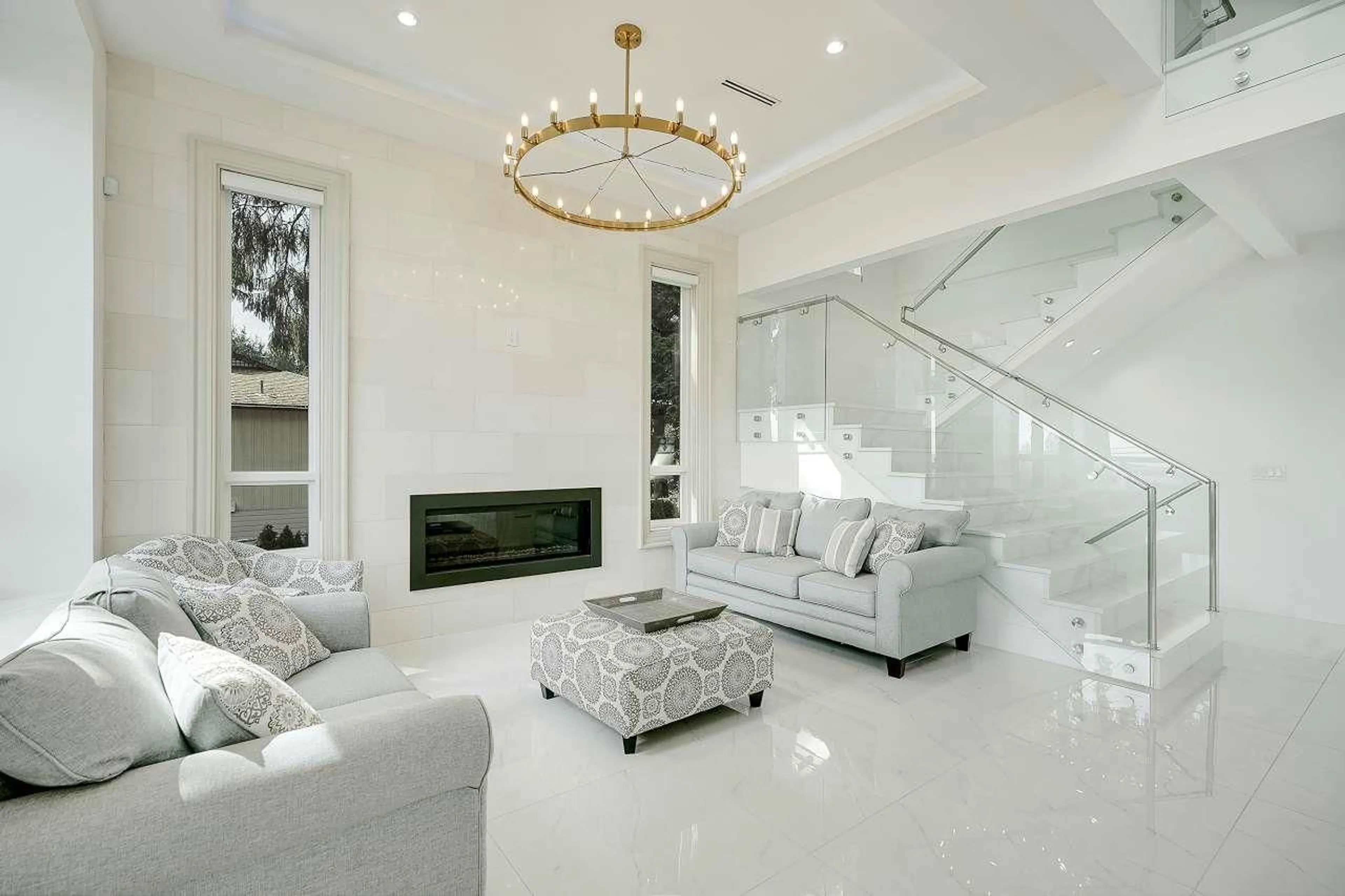 Living room with furniture, ceramic/tile floor for 5585 148, Surrey British Columbia V3S3B5