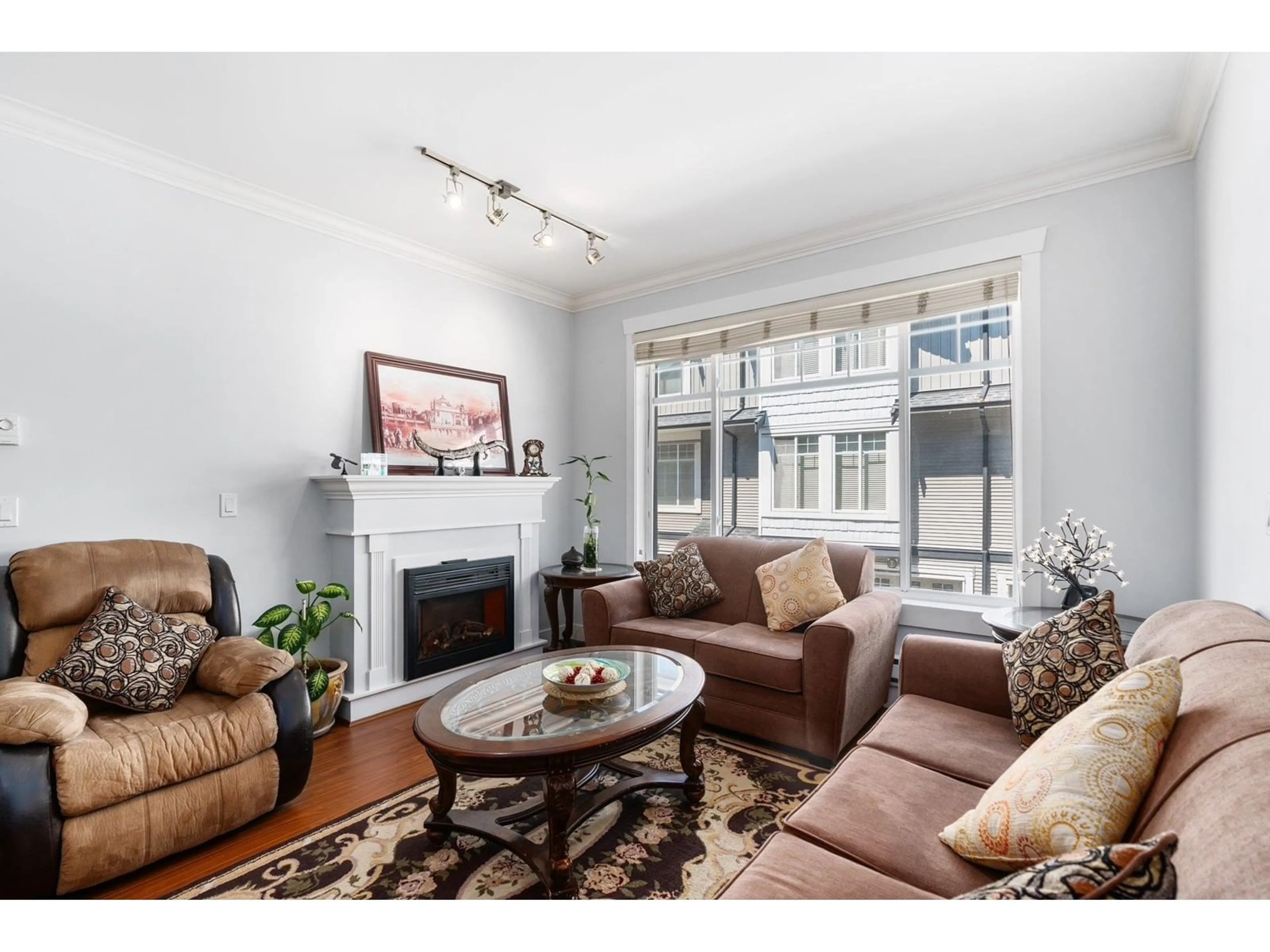 Living room with furniture, unknown for 26 - 7156 144, Surrey British Columbia V3W1V5