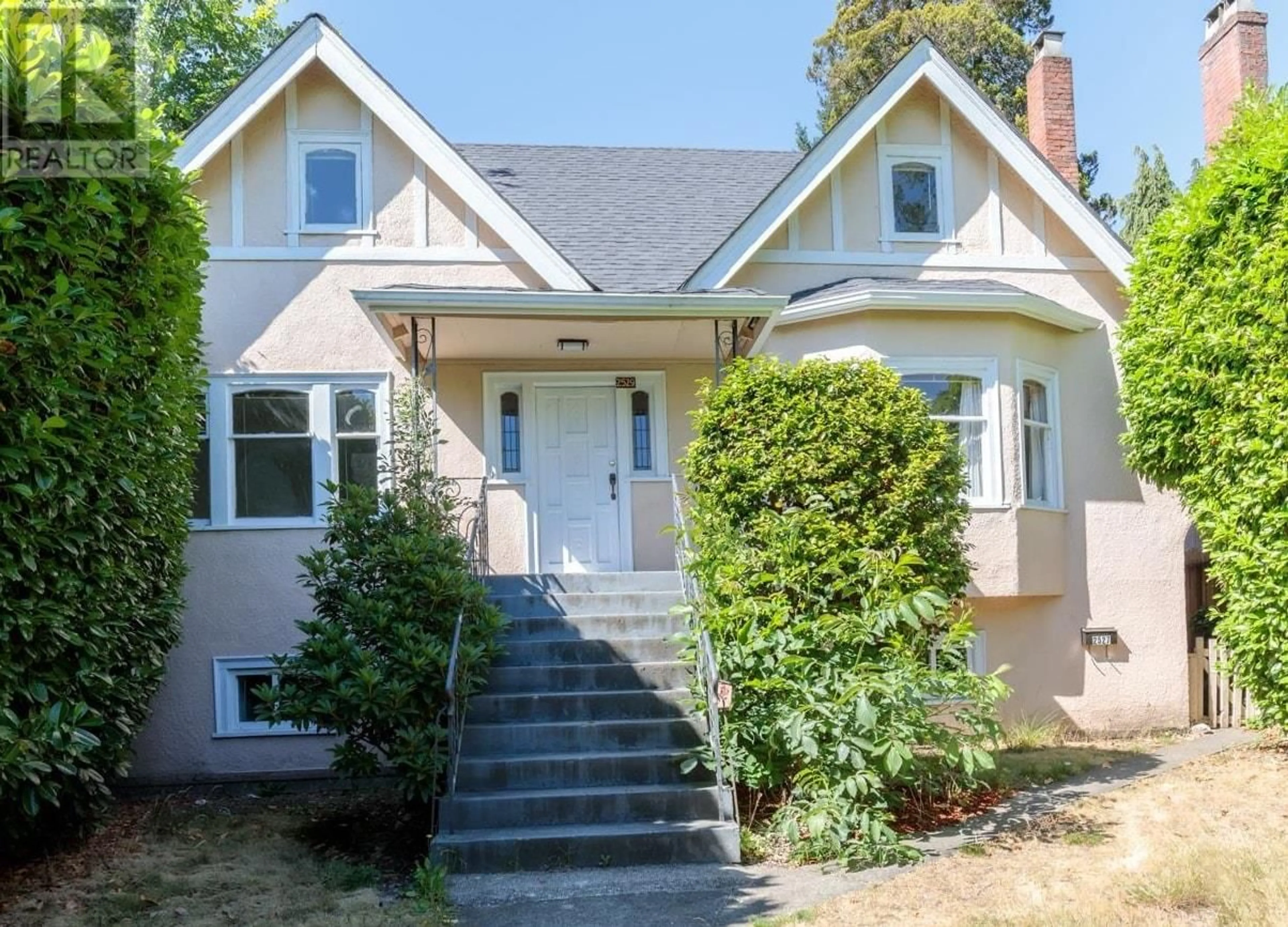 Home with vinyl exterior material, street for 2529 41ST AVENUE, Vancouver British Columbia V6N3C2