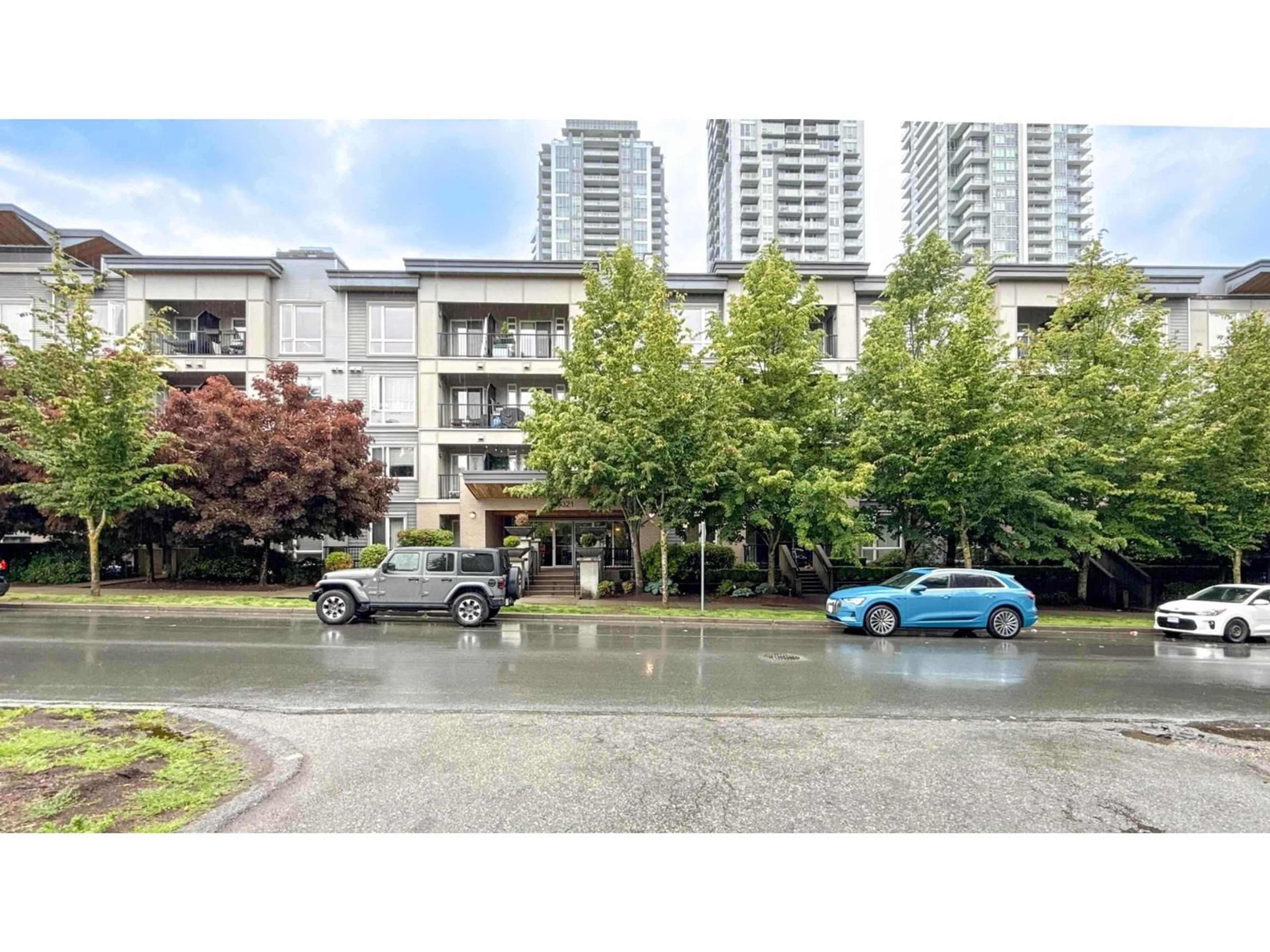A pic from outside/outdoor area/front of a property/back of a property/a pic from drone, street for 112 - 13321 102A, Surrey British Columbia V3T1P6