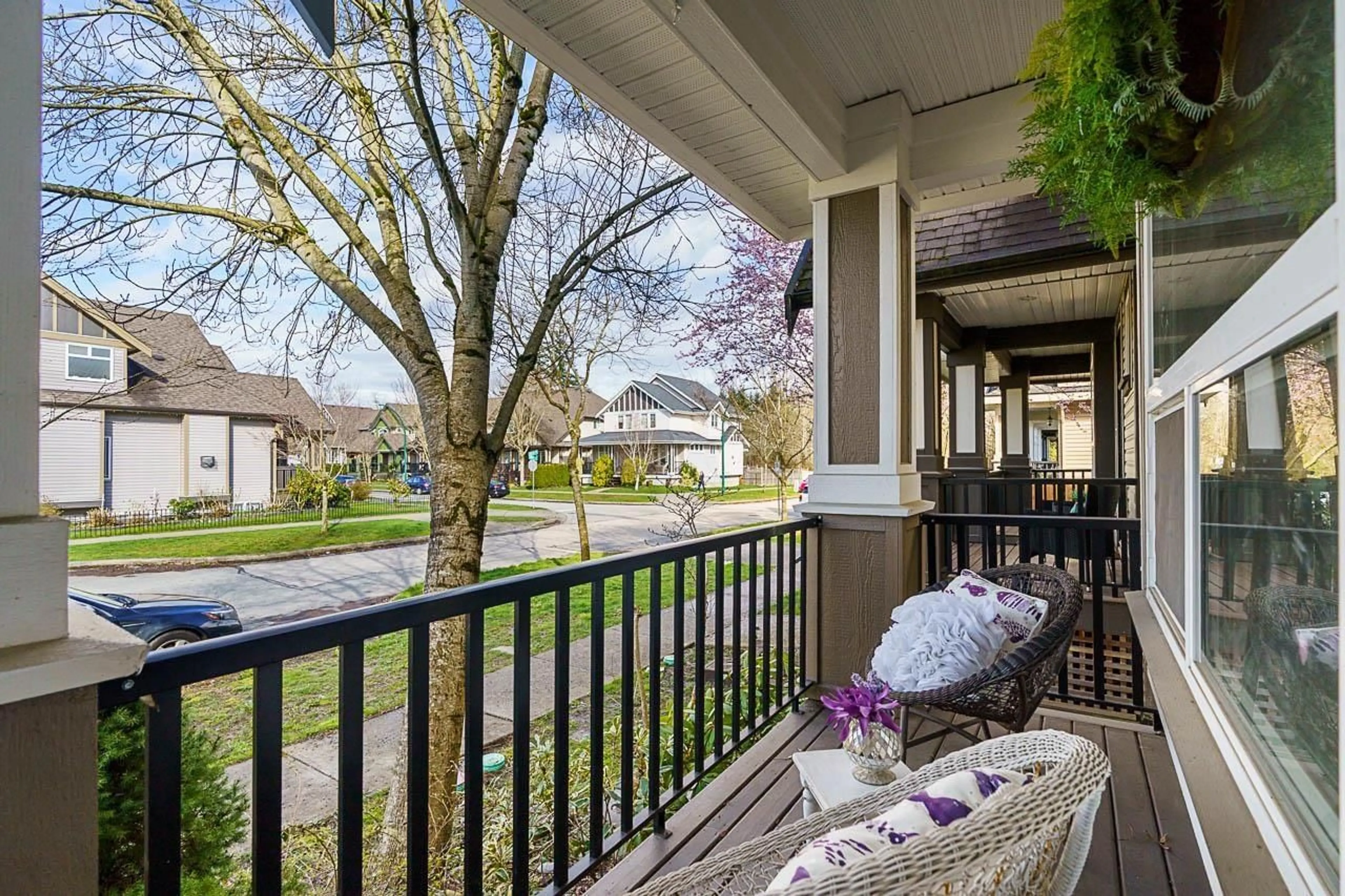 Patio, street for 7346 194, Surrey British Columbia V4N6K1