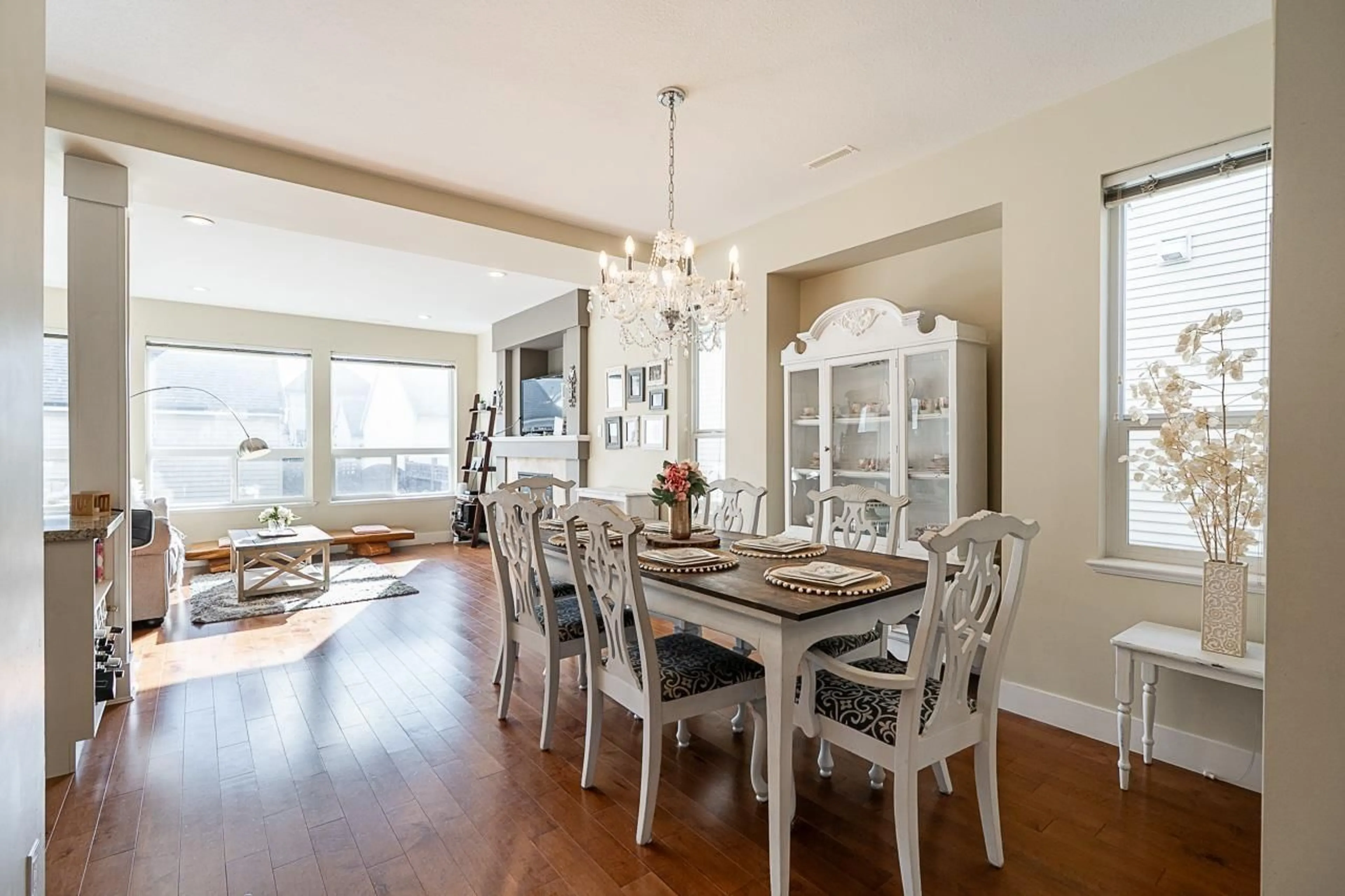 Dining room, wood/laminate floor for 7346 194, Surrey British Columbia V4N6K1