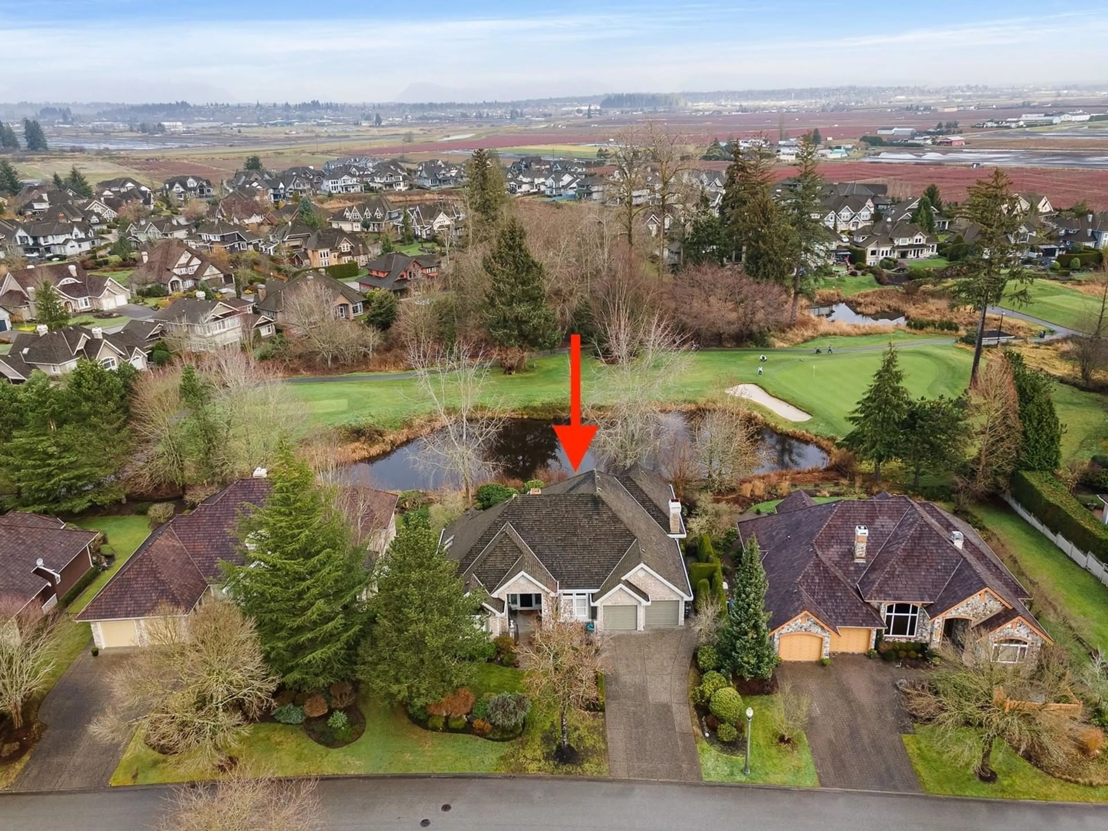 A pic from outside/outdoor area/front of a property/back of a property/a pic from drone, water/lake/river/ocean view for 3750 SOMERSET, Surrey British Columbia V3Z0H9