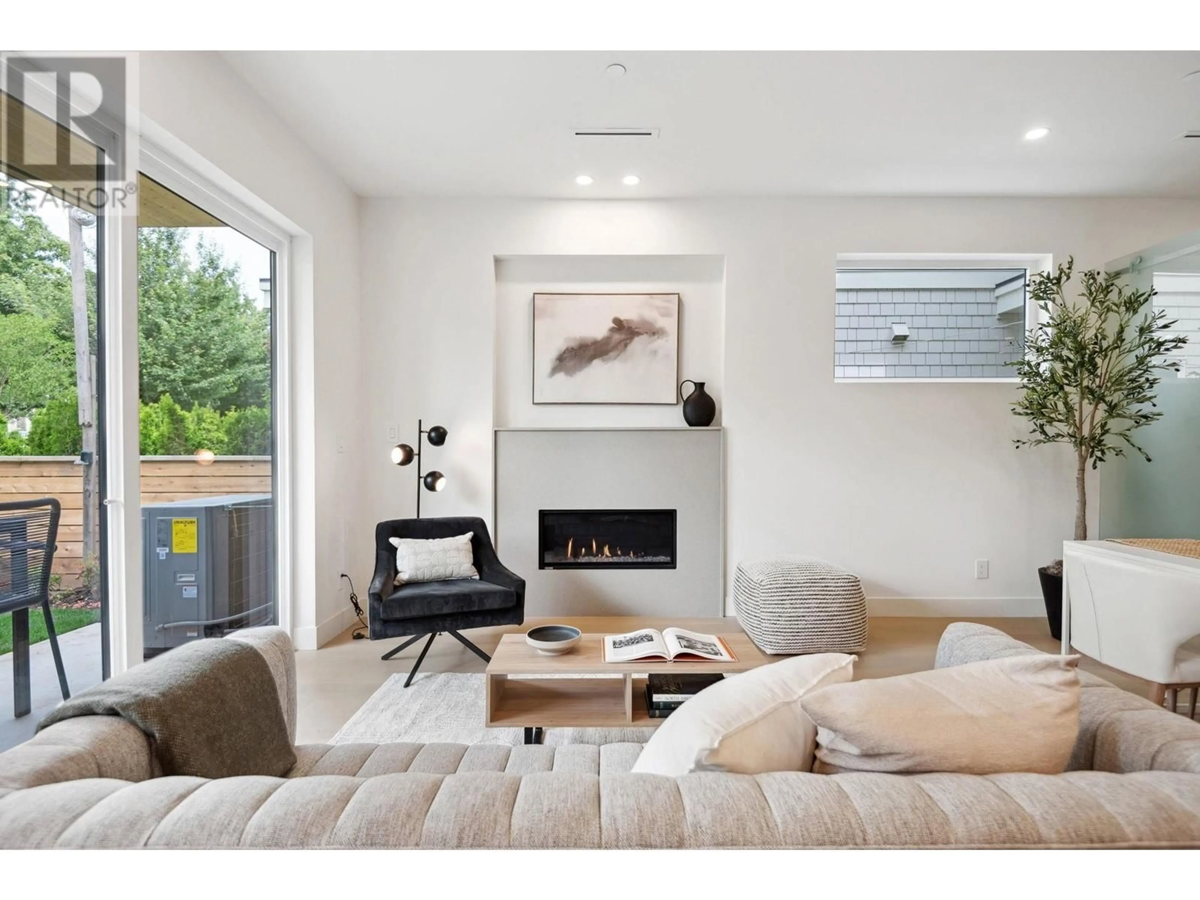 Living room with furniture, unknown for 1 - 4748 ARGYLE STREET, Vancouver British Columbia V5N3X8